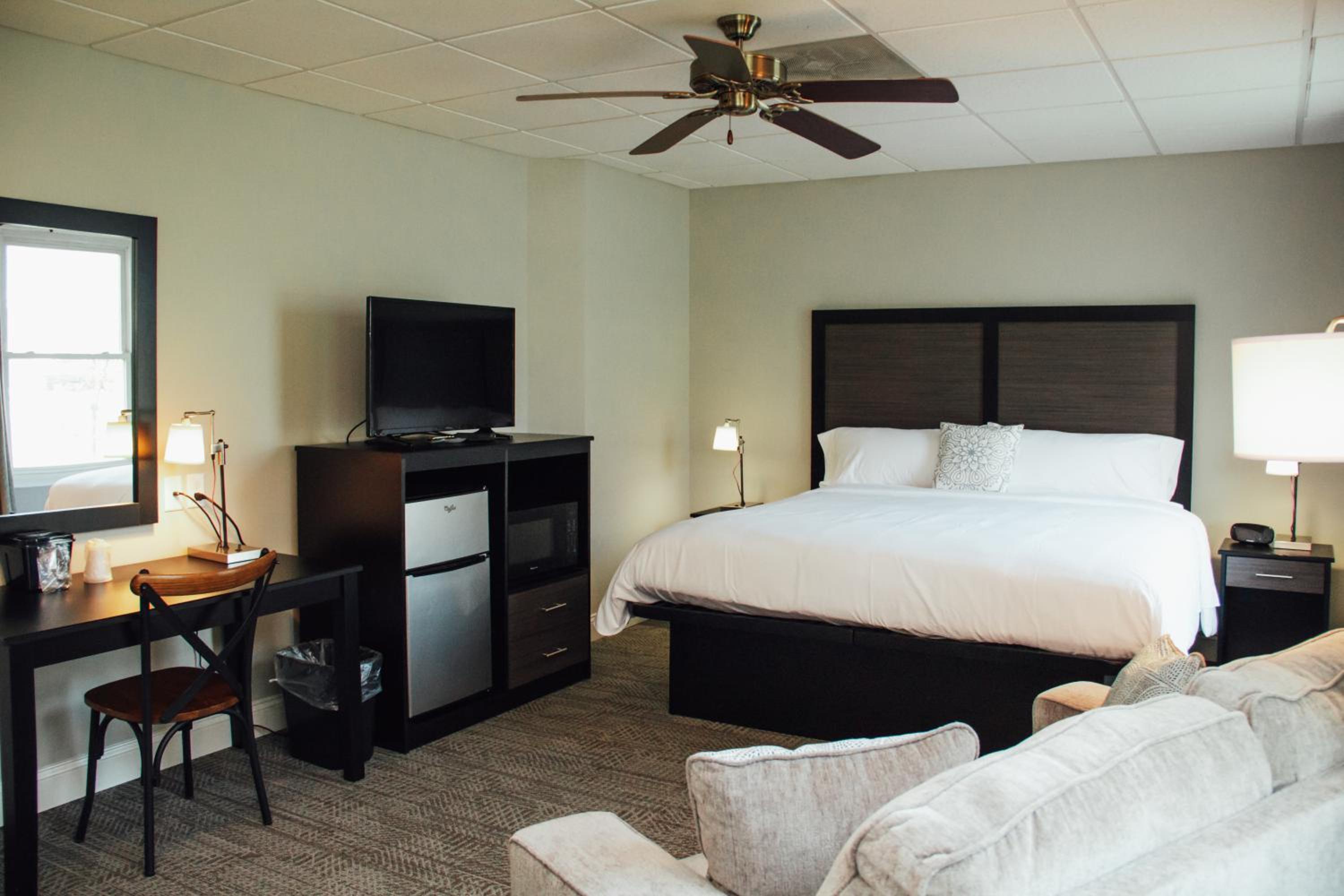 Deluxe King Room photo 2