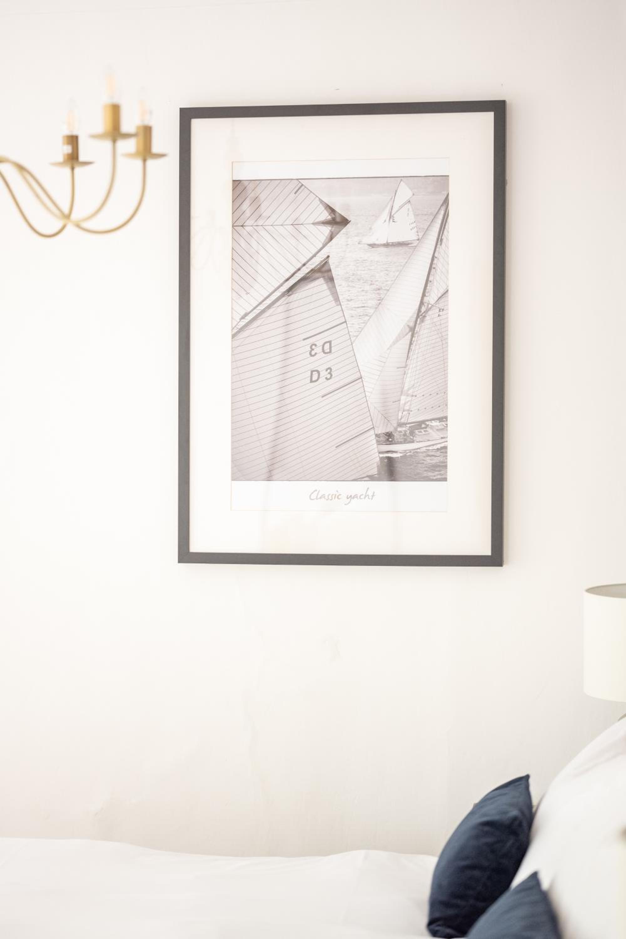 Large Double Room - Photo 8