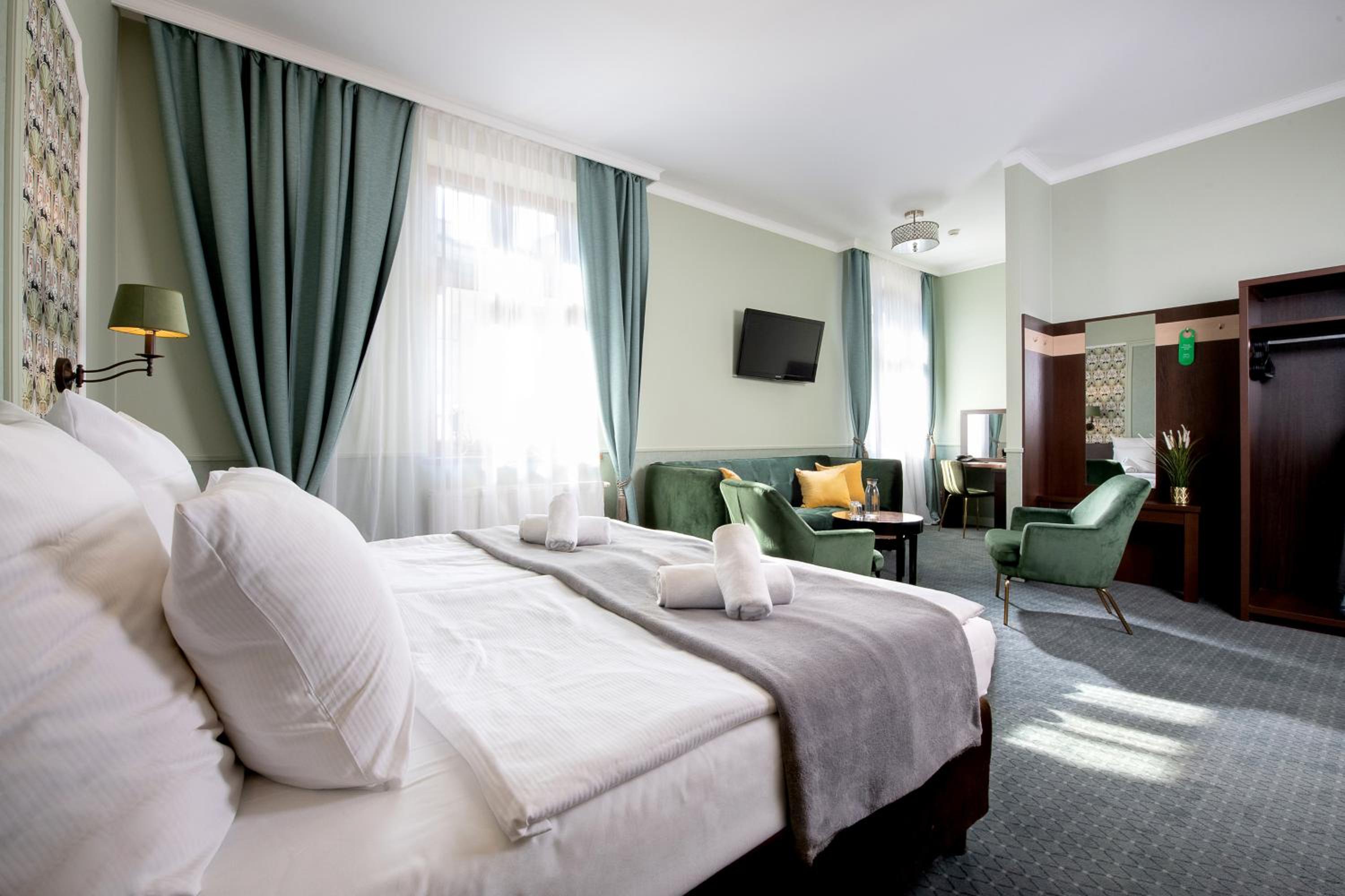 Deluxe Double or Twin Room photo 1