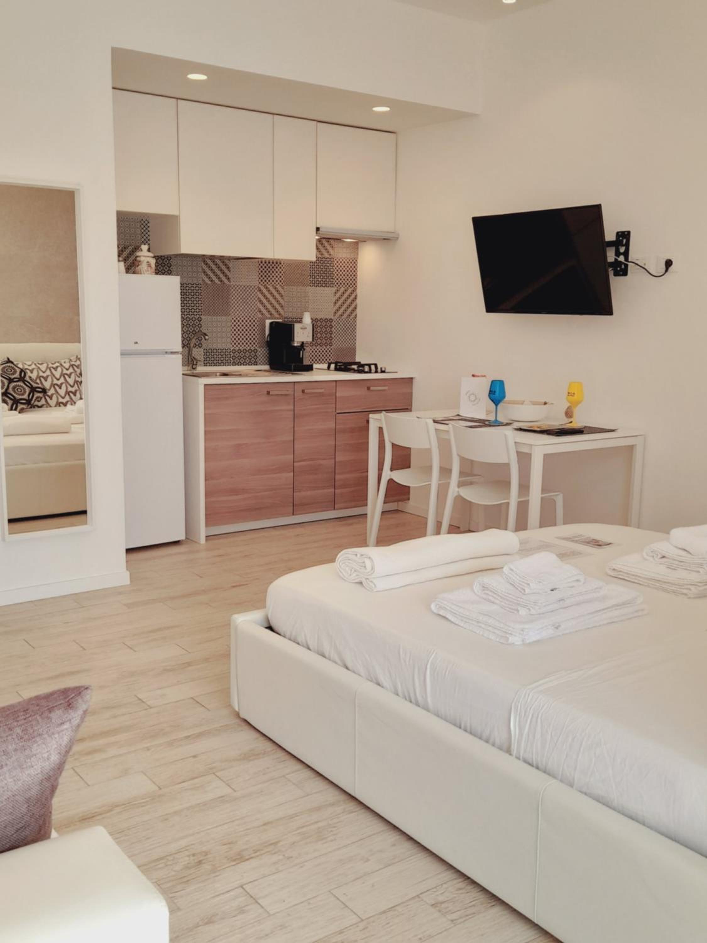 Double Room with Spa Bath - Photo 55