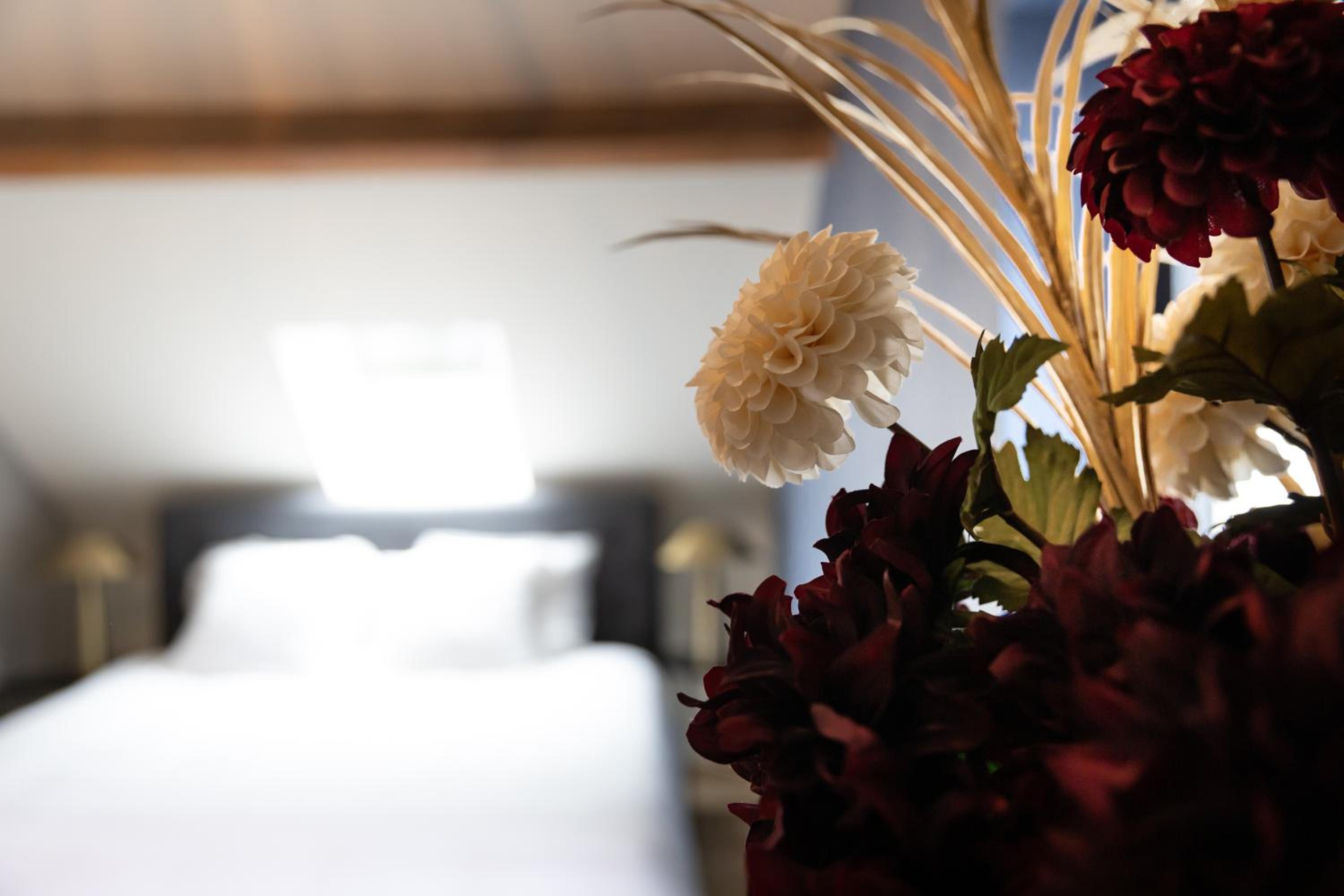 Suite with Spa Access - Photo 24