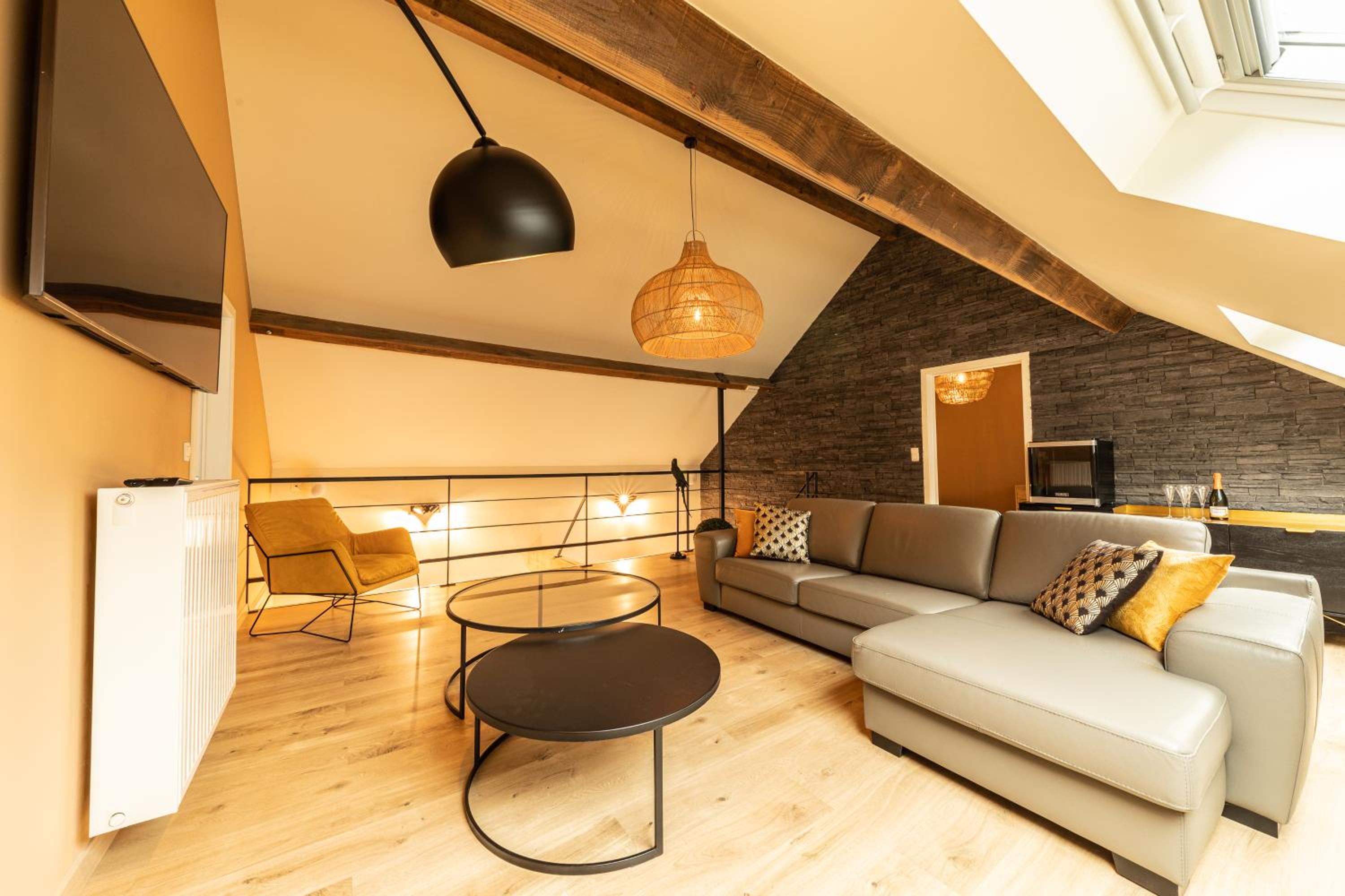 Suite with Spa Access - Photo 18