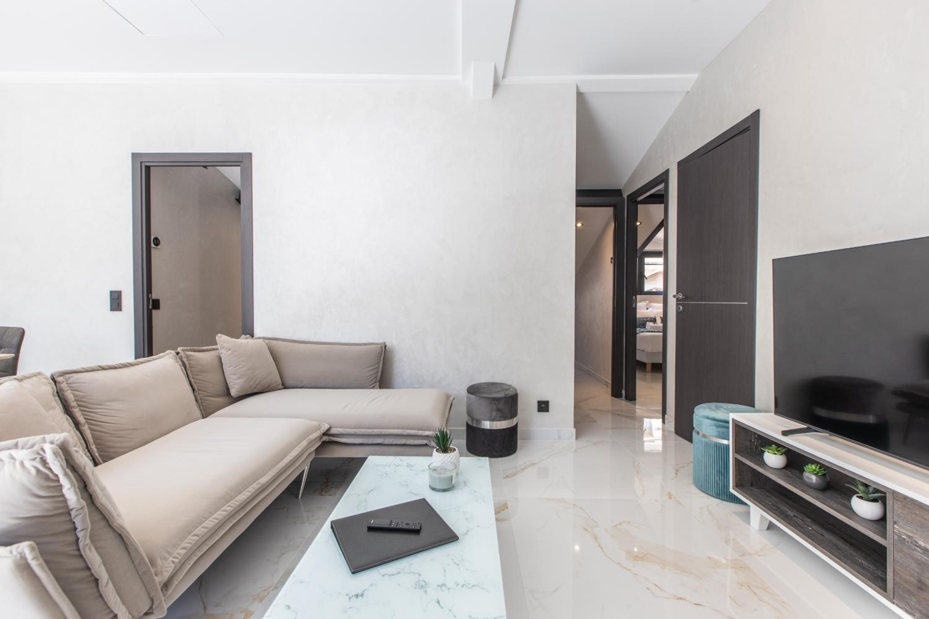 DIAMANT - Four-Bedroom Apartment with Terrace and Jacuzzi - Photo 13