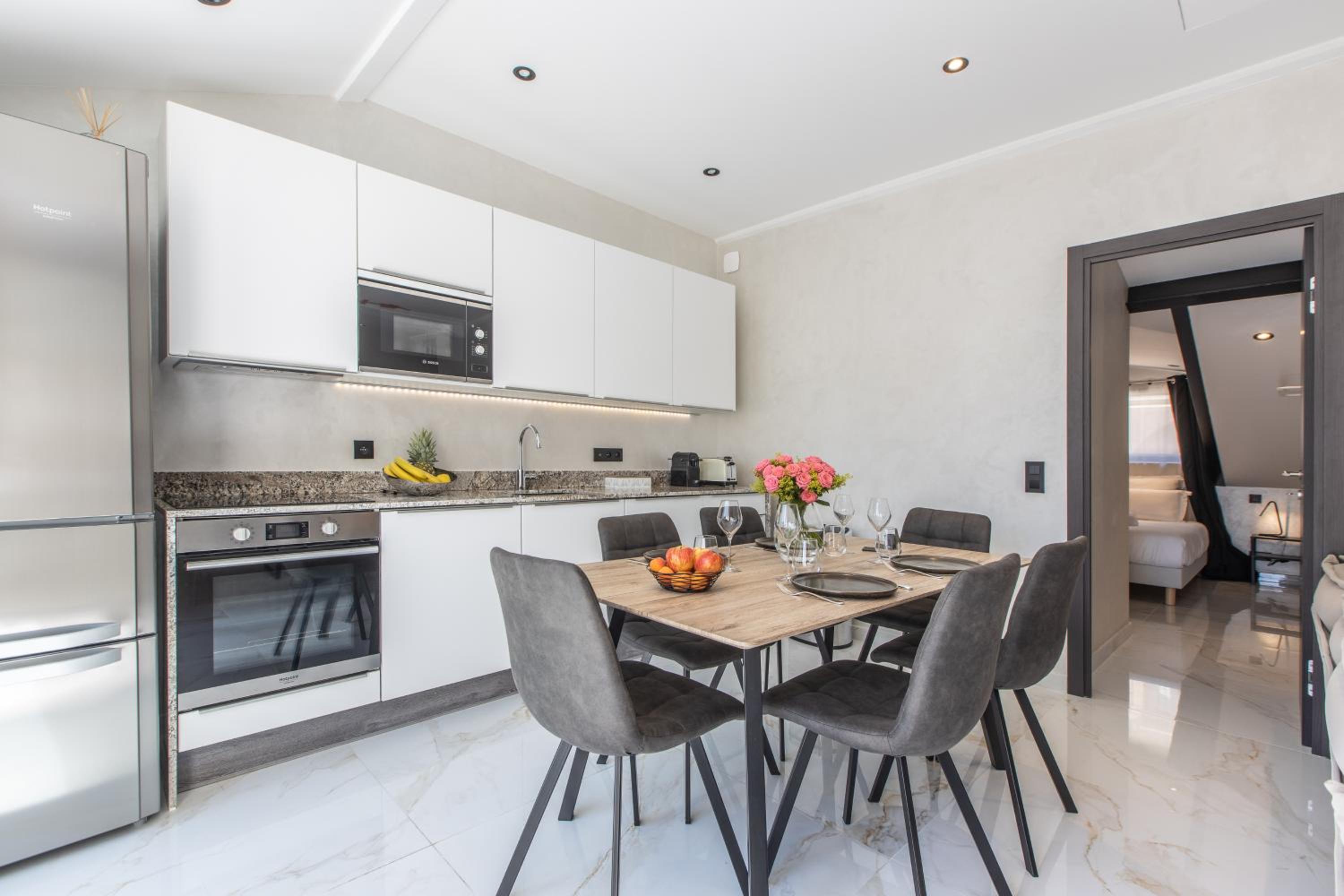 DIAMANT - Four-Bedroom Apartment with Terrace and Jacuzzi - Photo 24