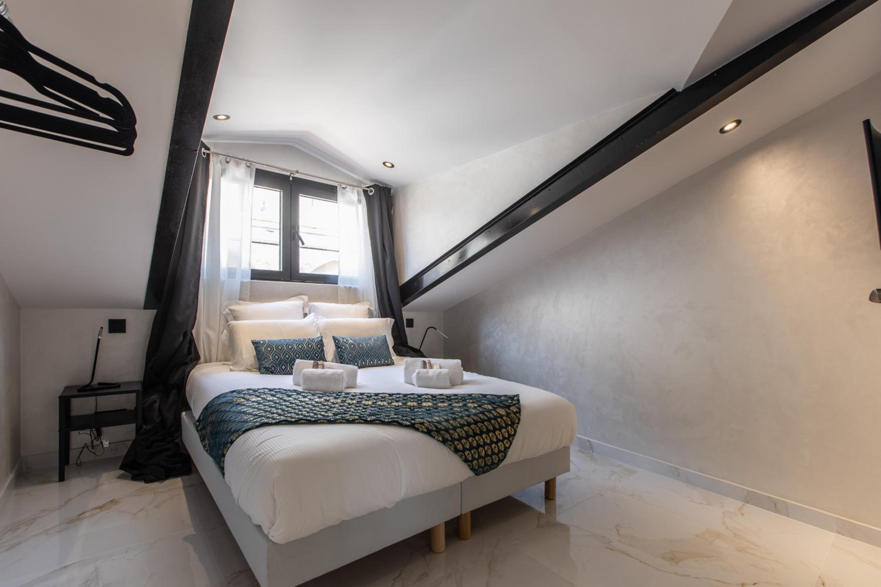 DIAMANT - Four-Bedroom Apartment with Terrace and Jacuzzi - Photo 12