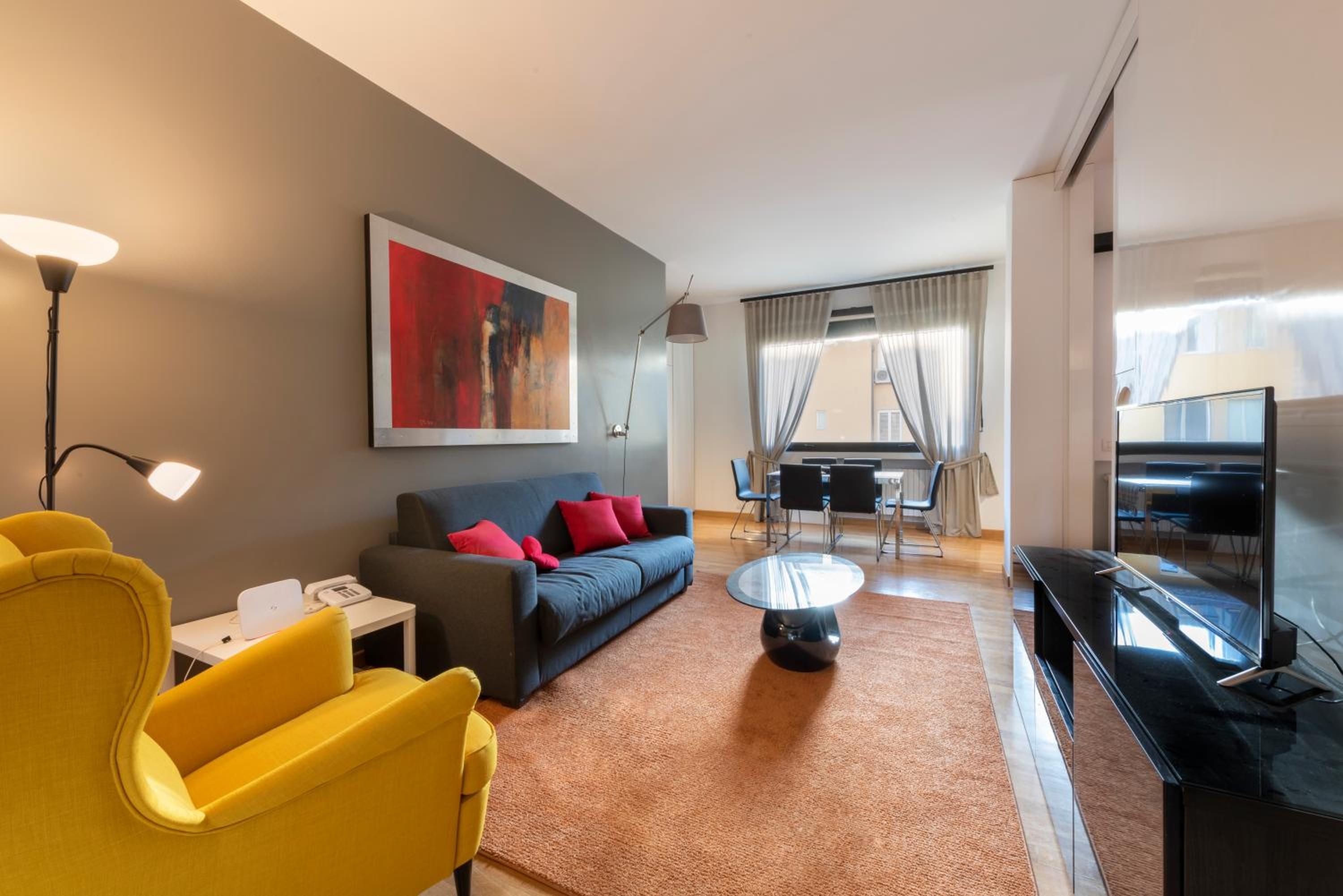 One-Bedroom Apartment photo 1
