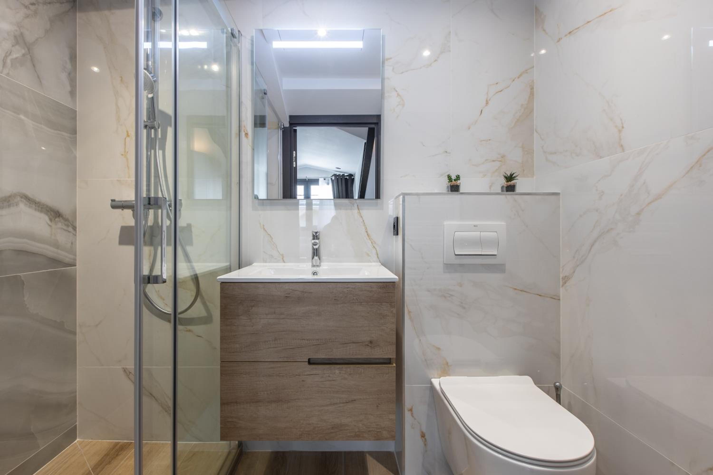 DIAMANT - Four-Bedroom Apartment with Terrace and Jacuzzi - Photo 3