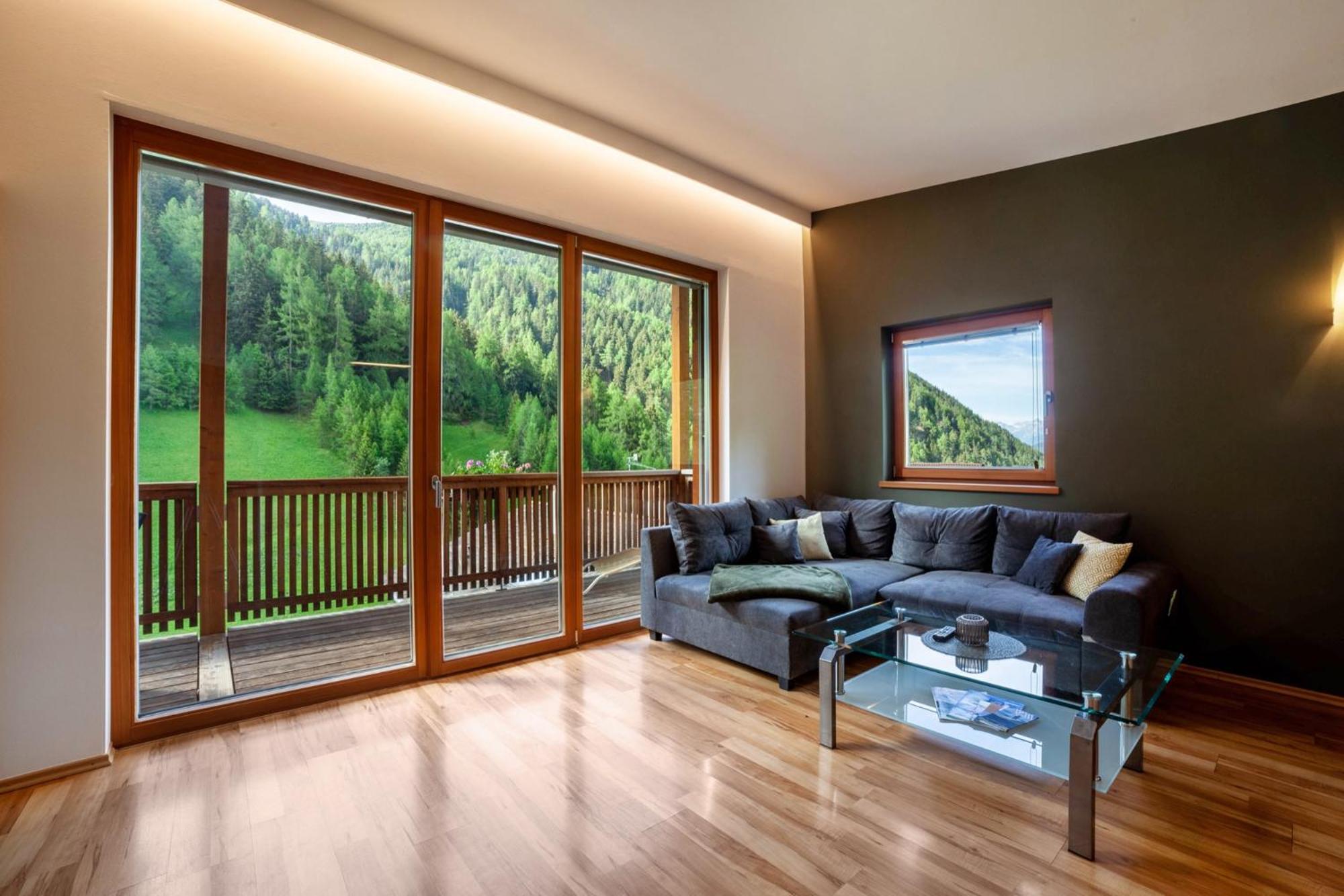 Two-Bedroom Deluxe Apartment with Balcony