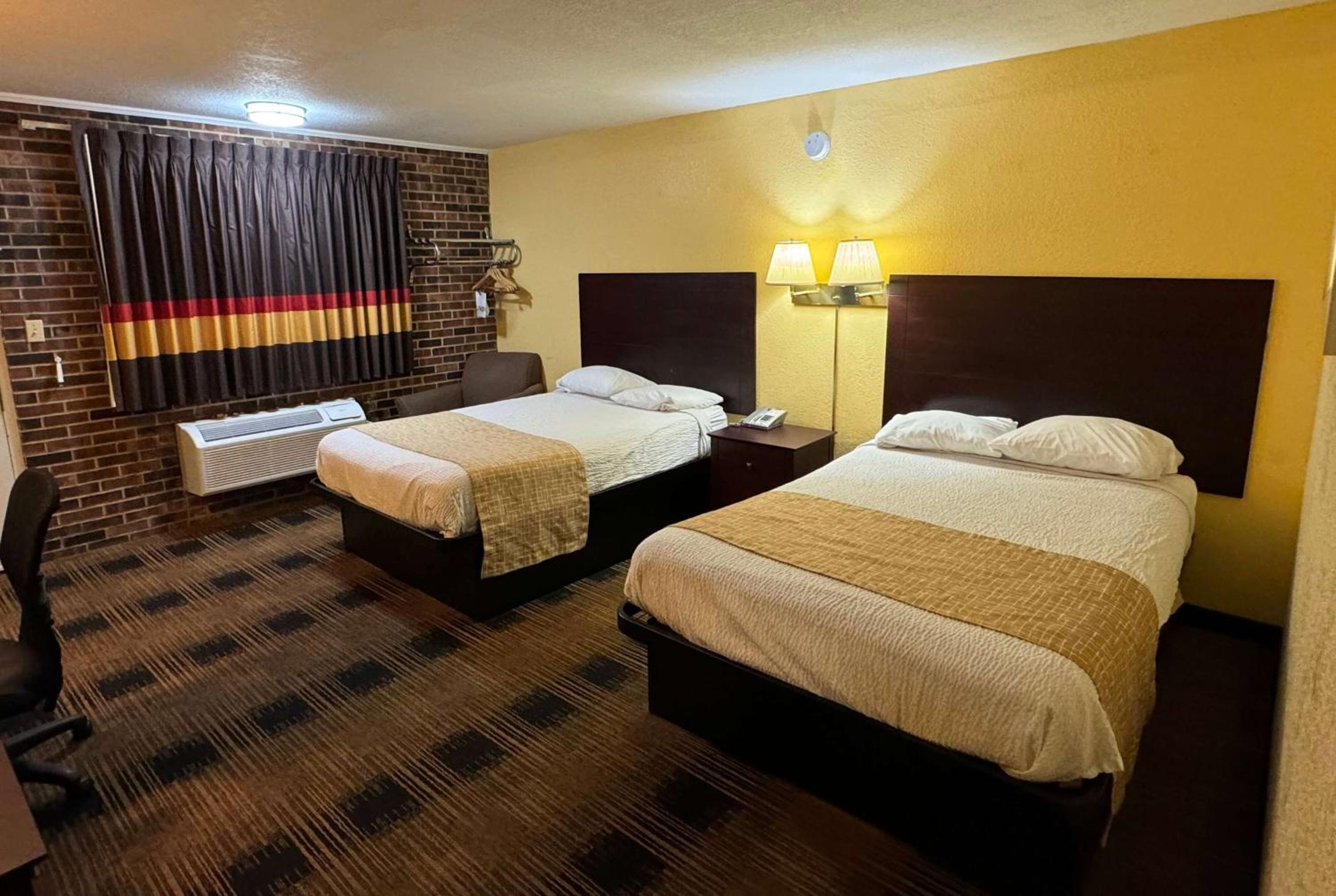 Deluxe Double Room with Two Double Beds - Non-Smoking photo 1