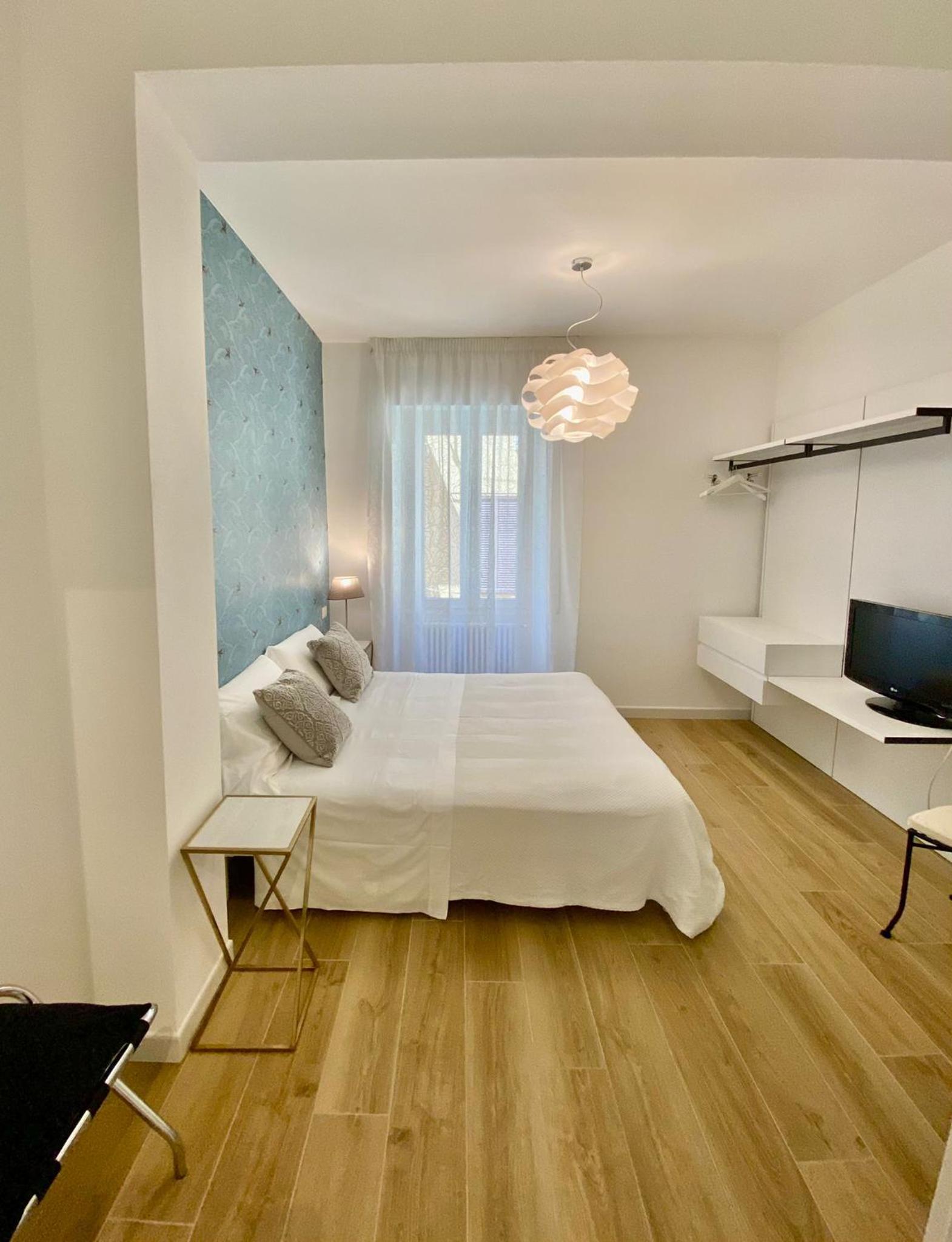 Large Double or Twin Room photo 3