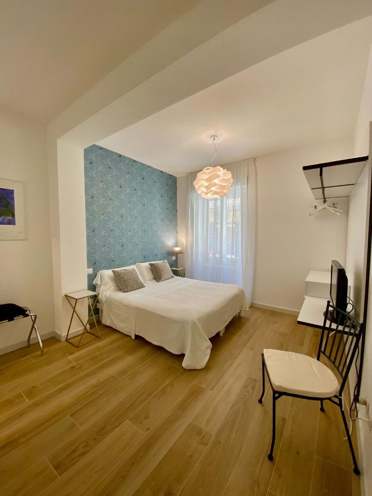 Large Double or Twin Room