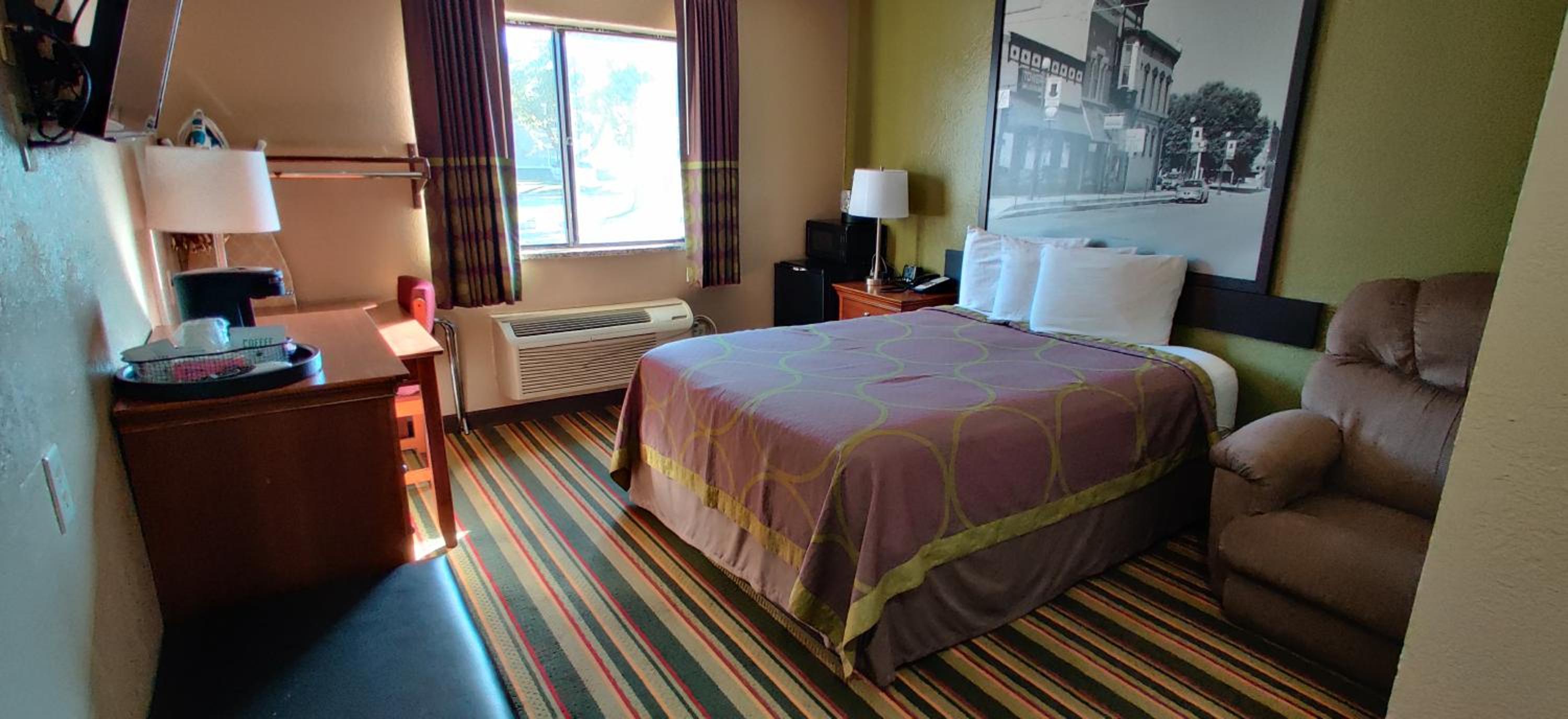 Queen Room - Mobility Access/Non-Smoking - Photo 1