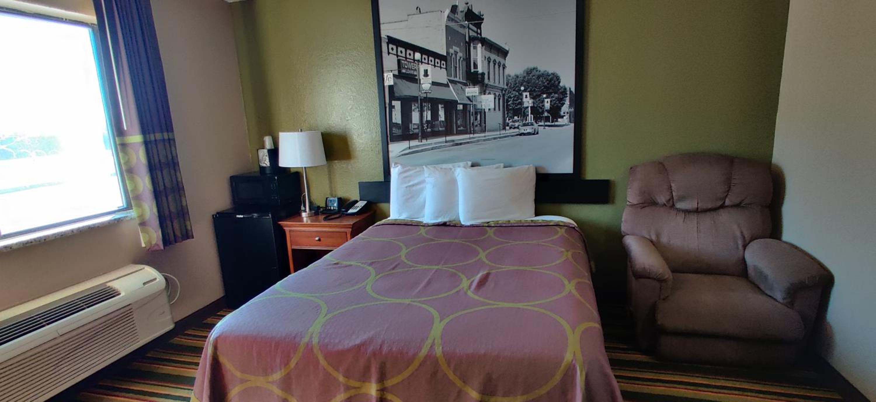 Queen Room - Mobility Access/Non-Smoking - Photo 2