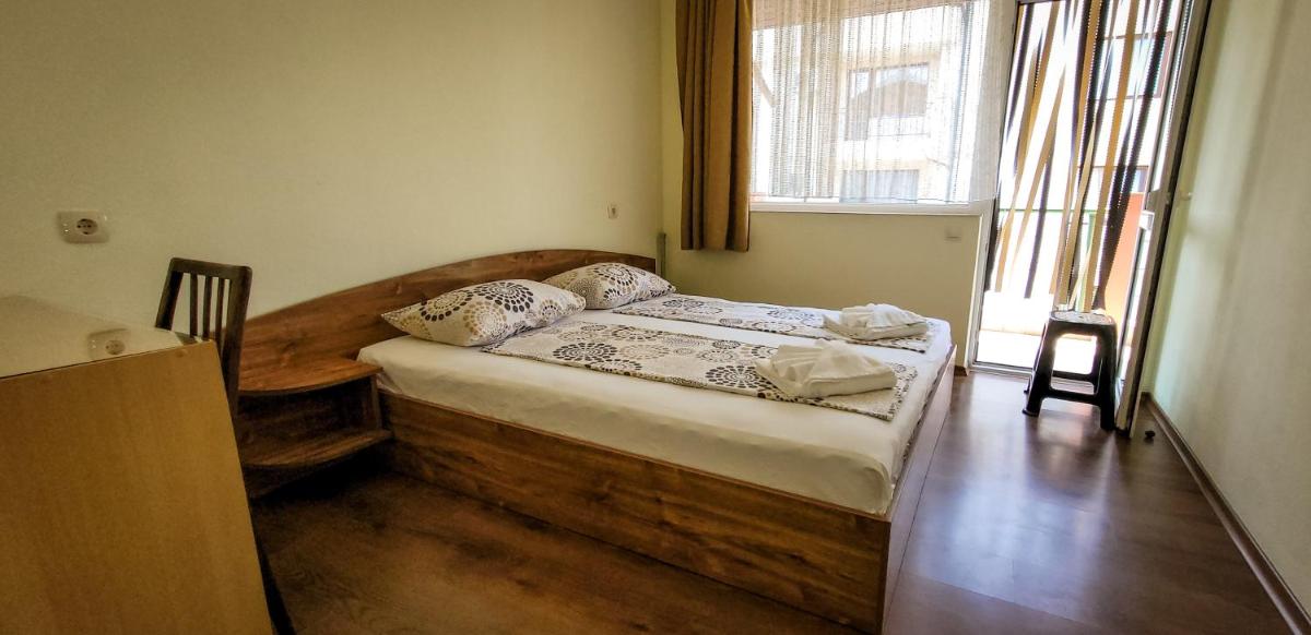 Double Room with Private Bathroom - Photo 1
