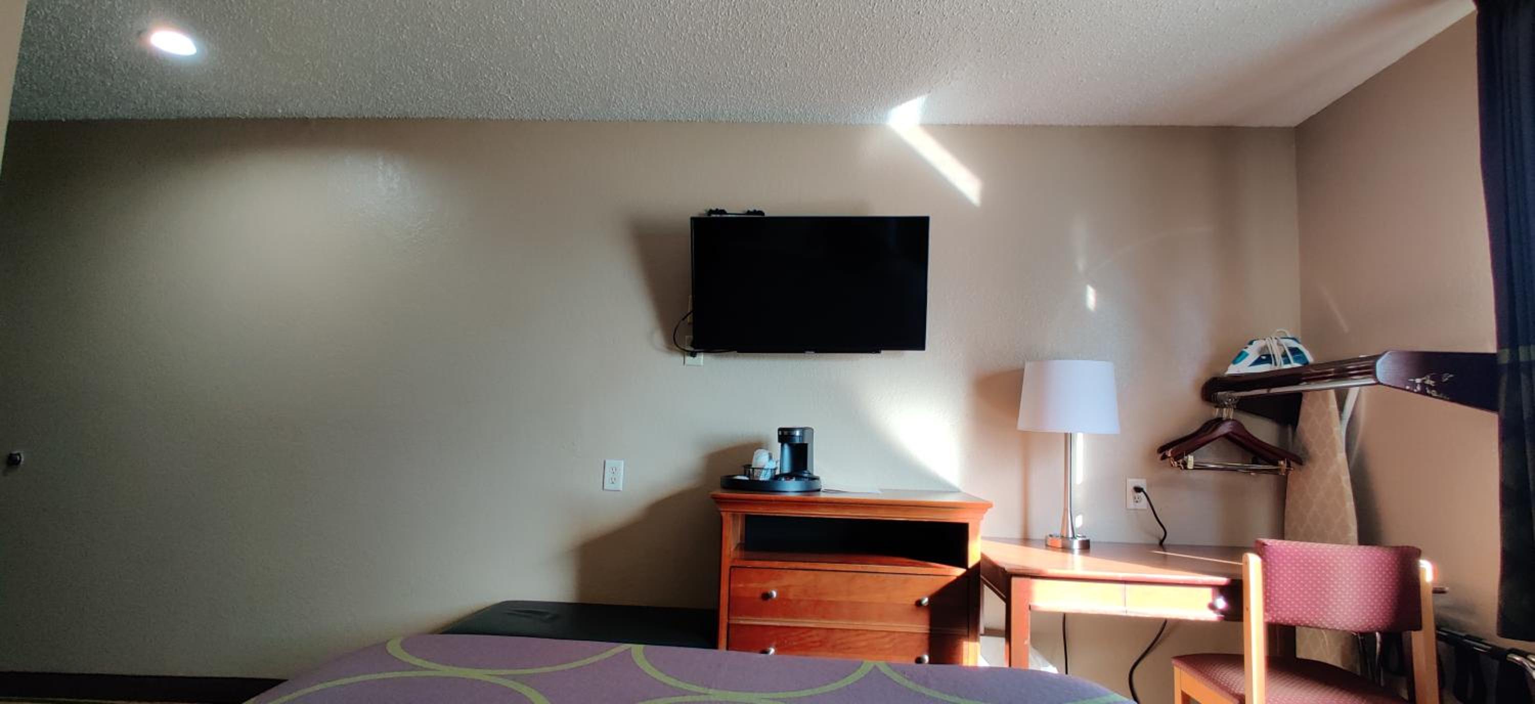Queen Room - Mobility Access/Non-Smoking - Photo 5