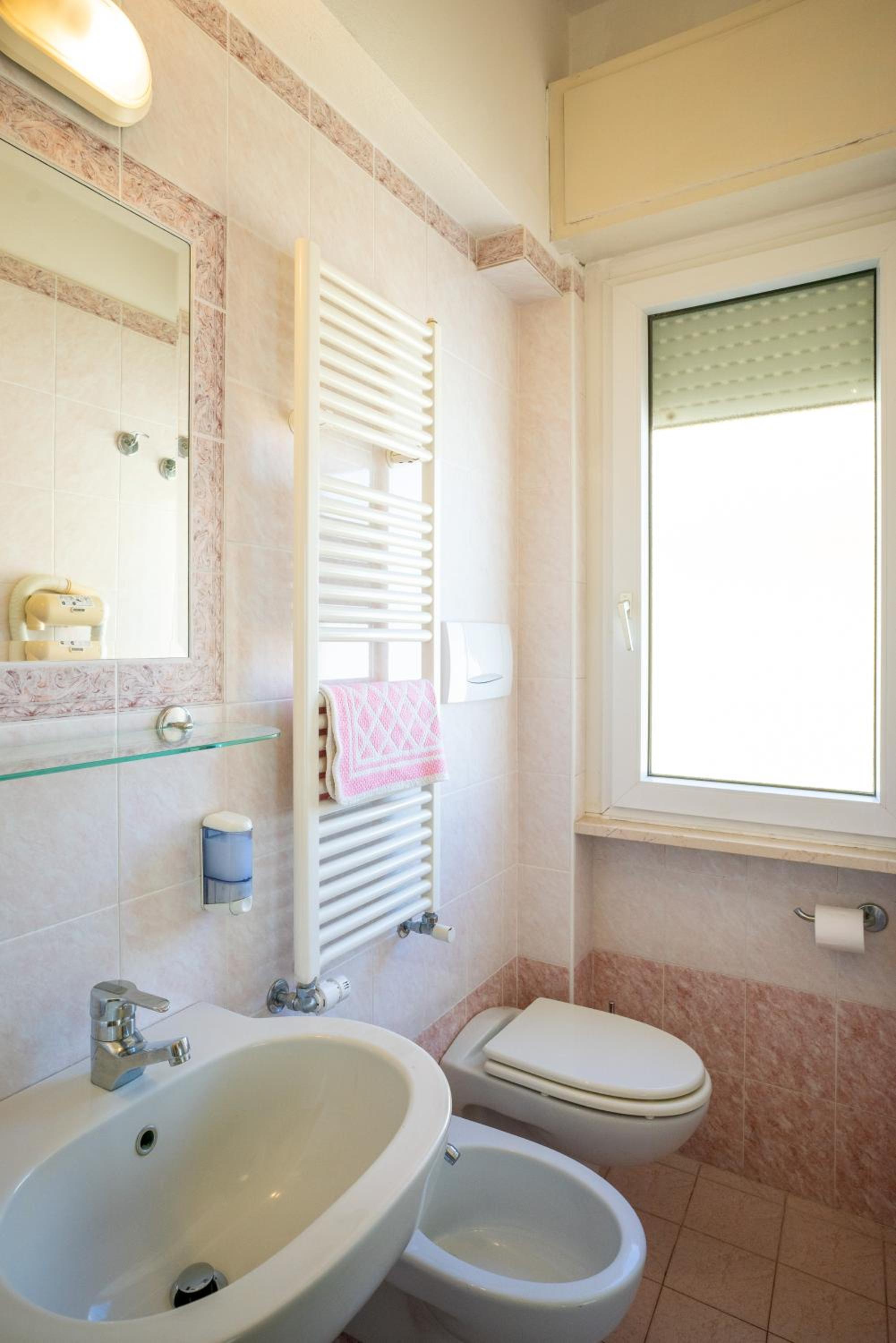 Double or Twin Room - Photo 10