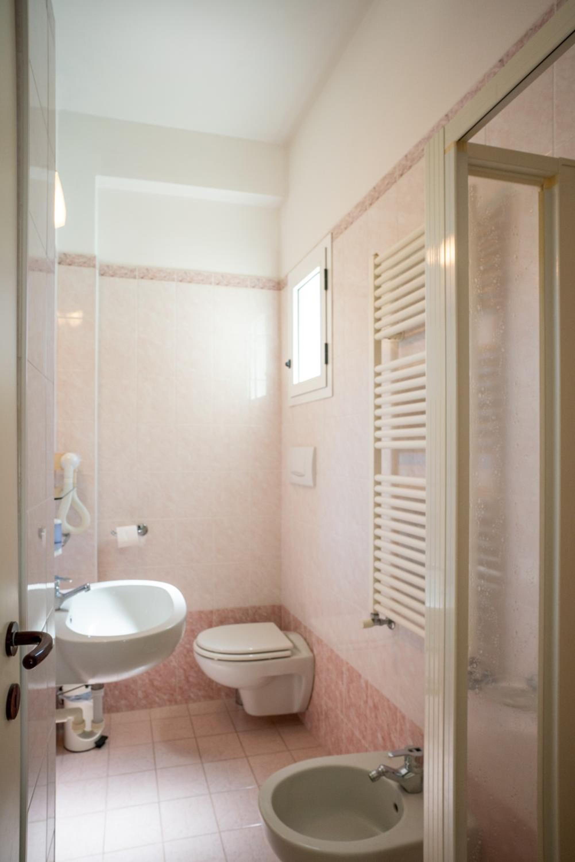 Triple Room - Photo 10
