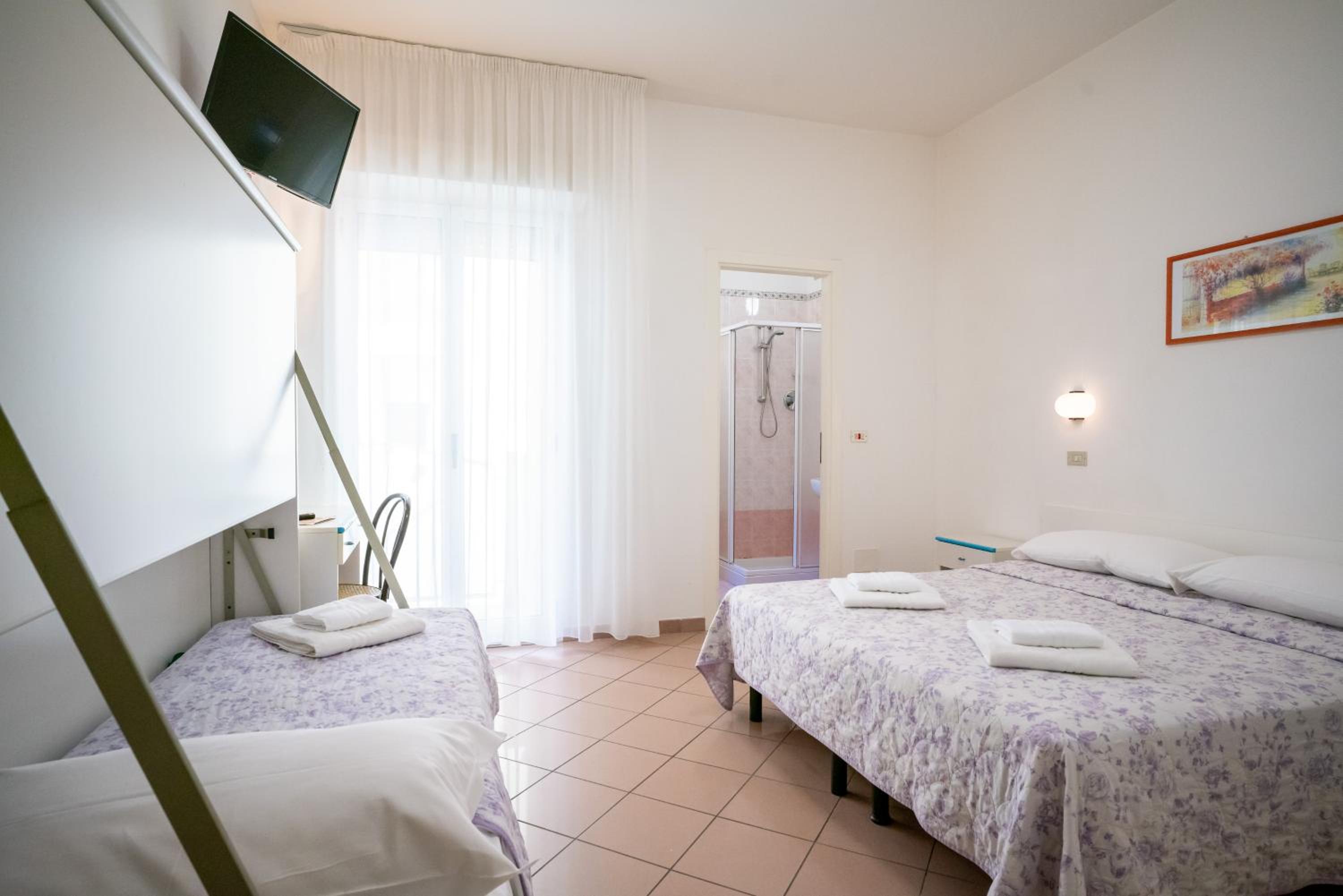 Triple Room - Photo 17