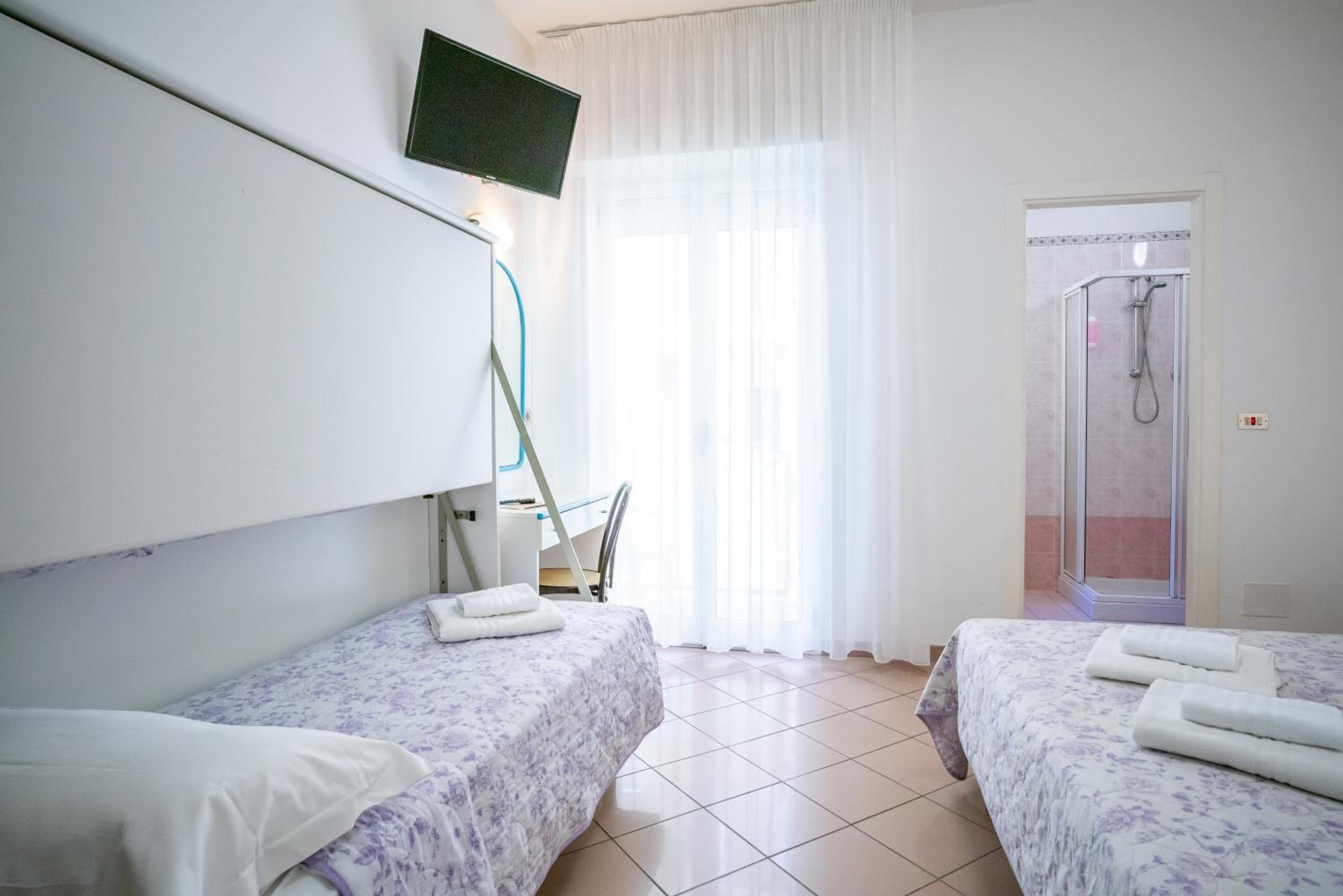 Triple Room - Photo 15