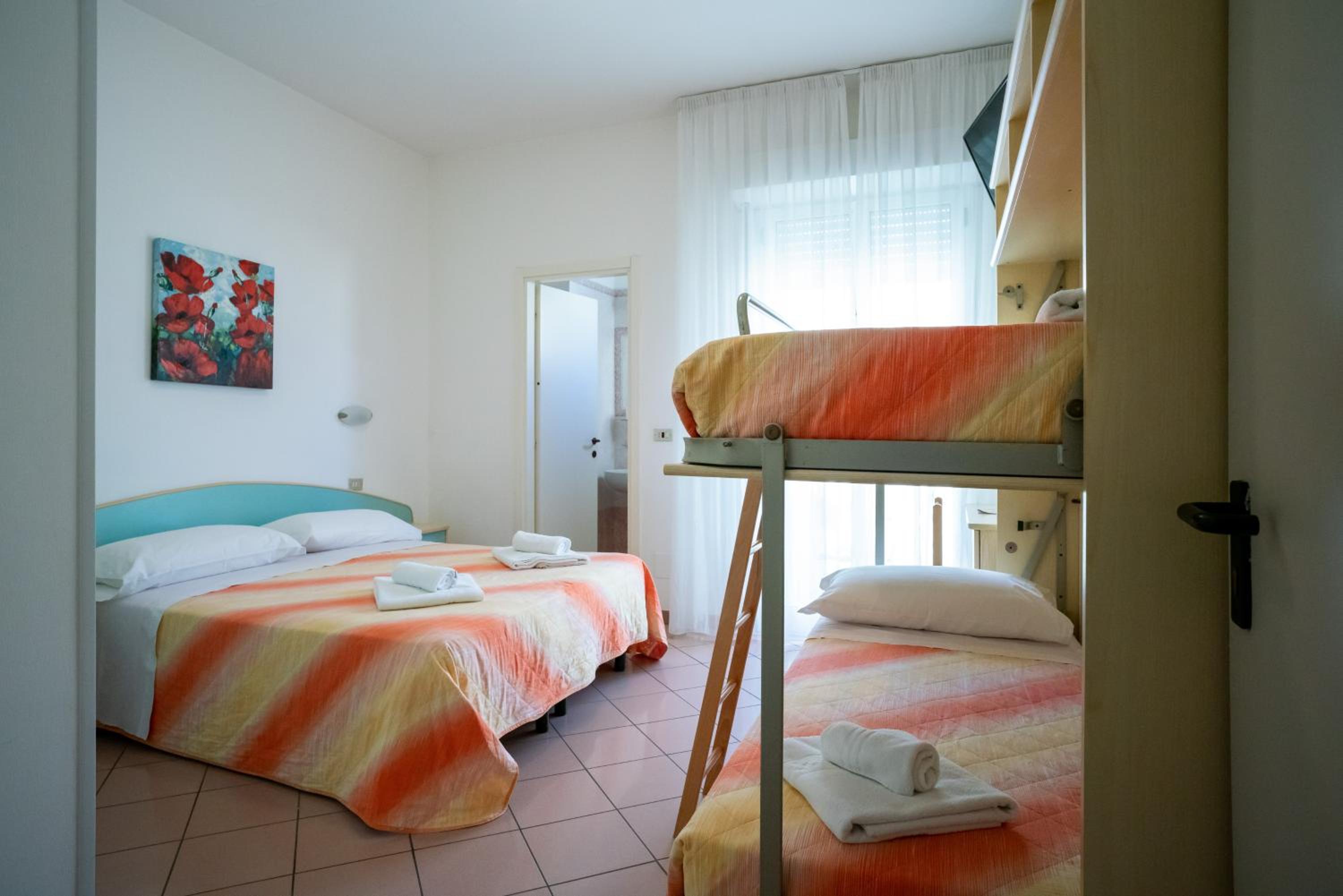 Quadruple Room - Photo 3