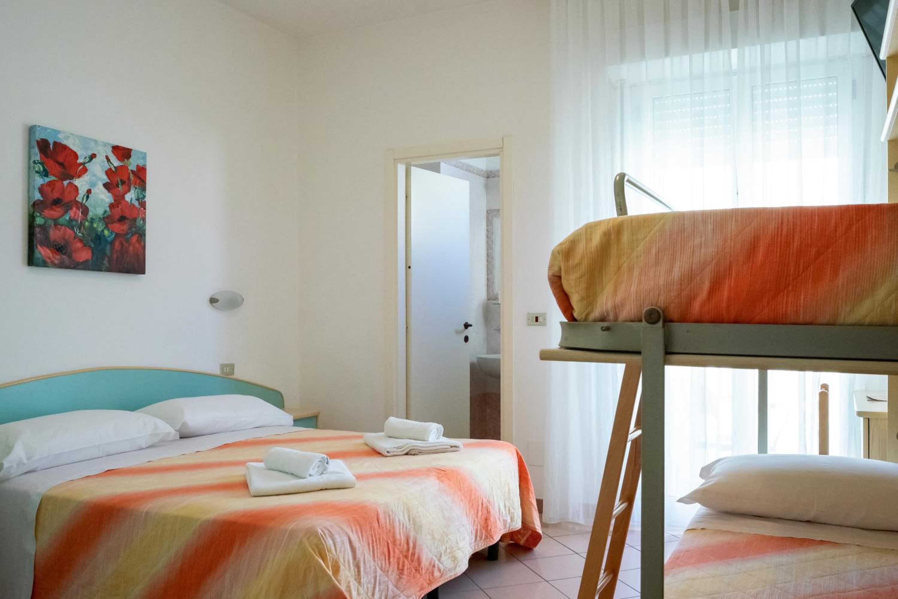 Quadruple Room - Photo 5