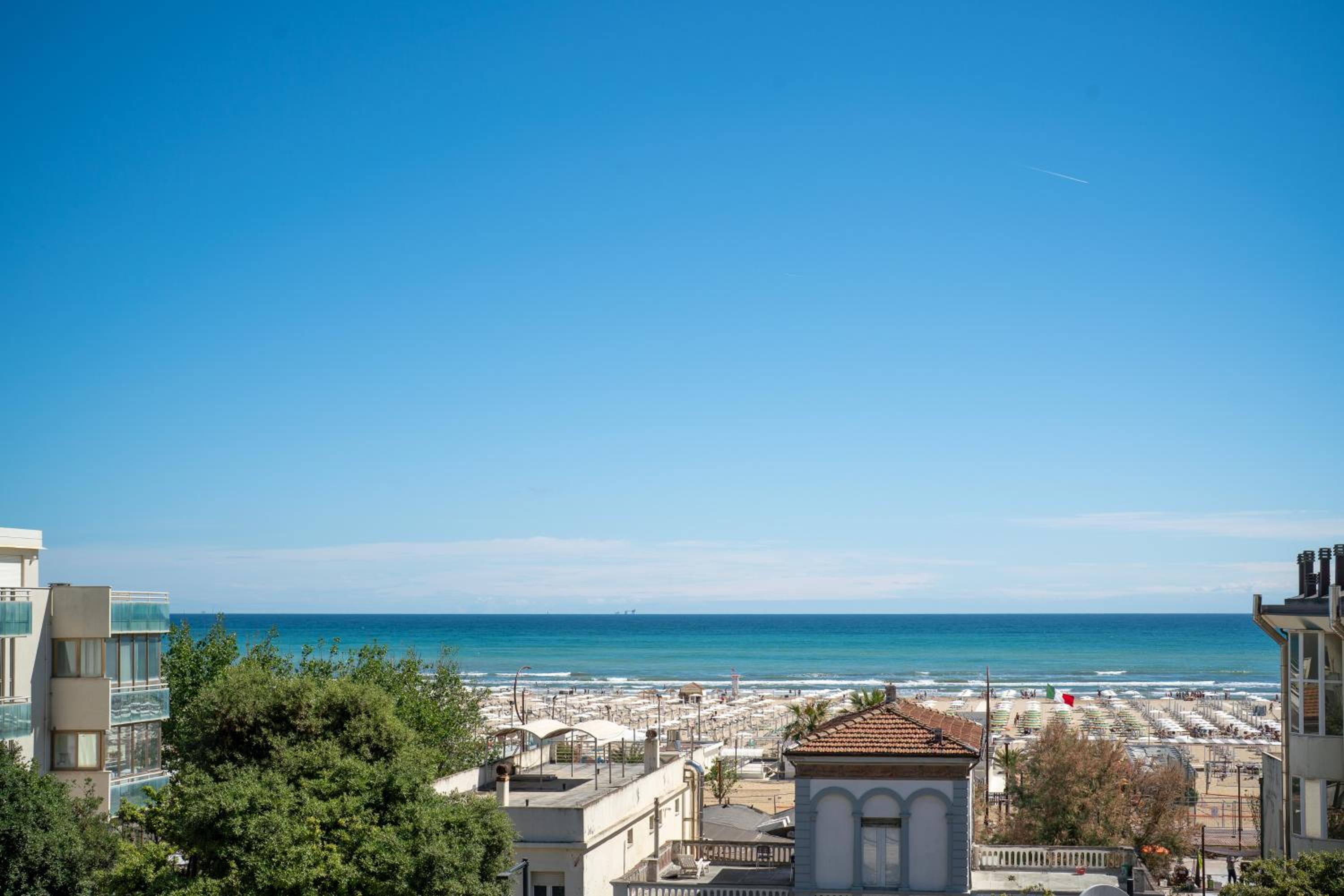 Double Room with Sea View - Photo 10