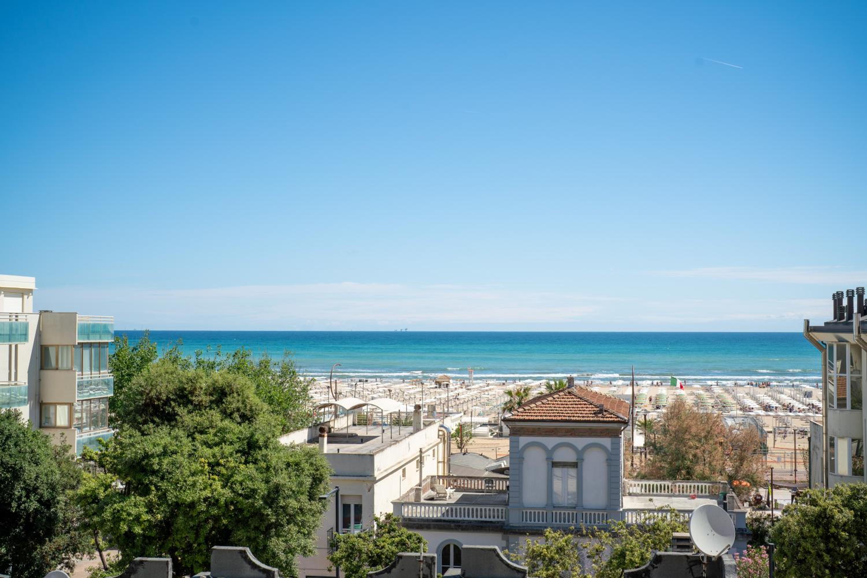 Double Room with Sea View - Photo 8
