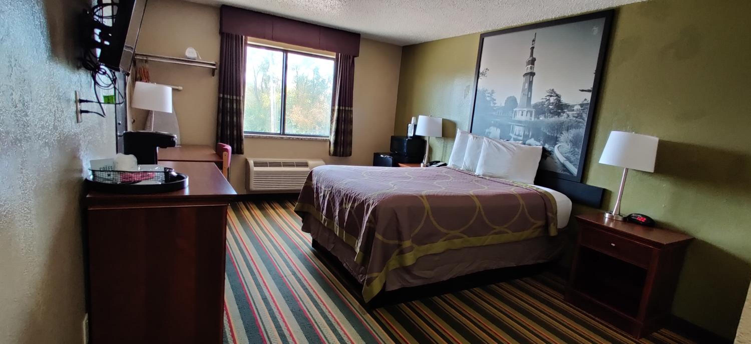 Queen Room - Non-Smoking - Photo 1
