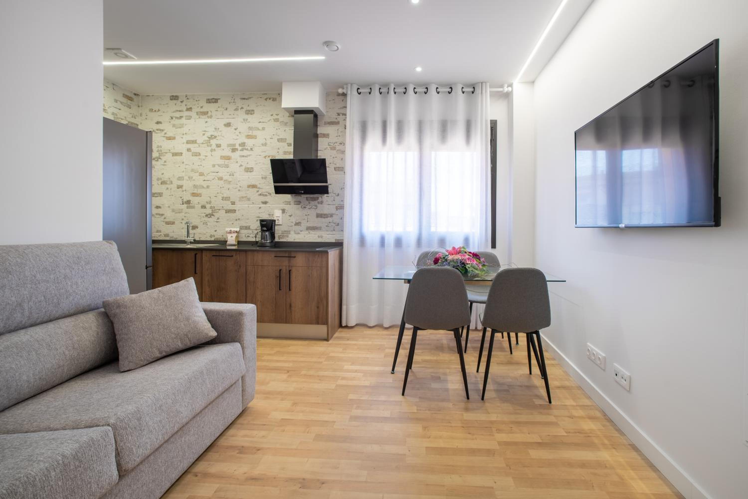 Apartamento con Balcón