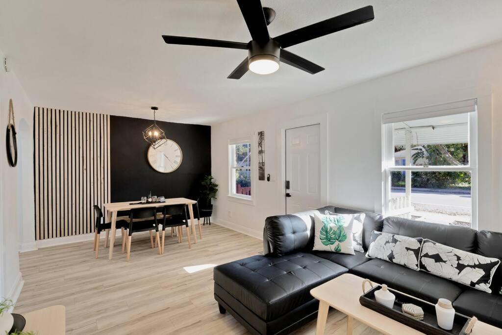 Two-Bedroom Villa - Photo 32