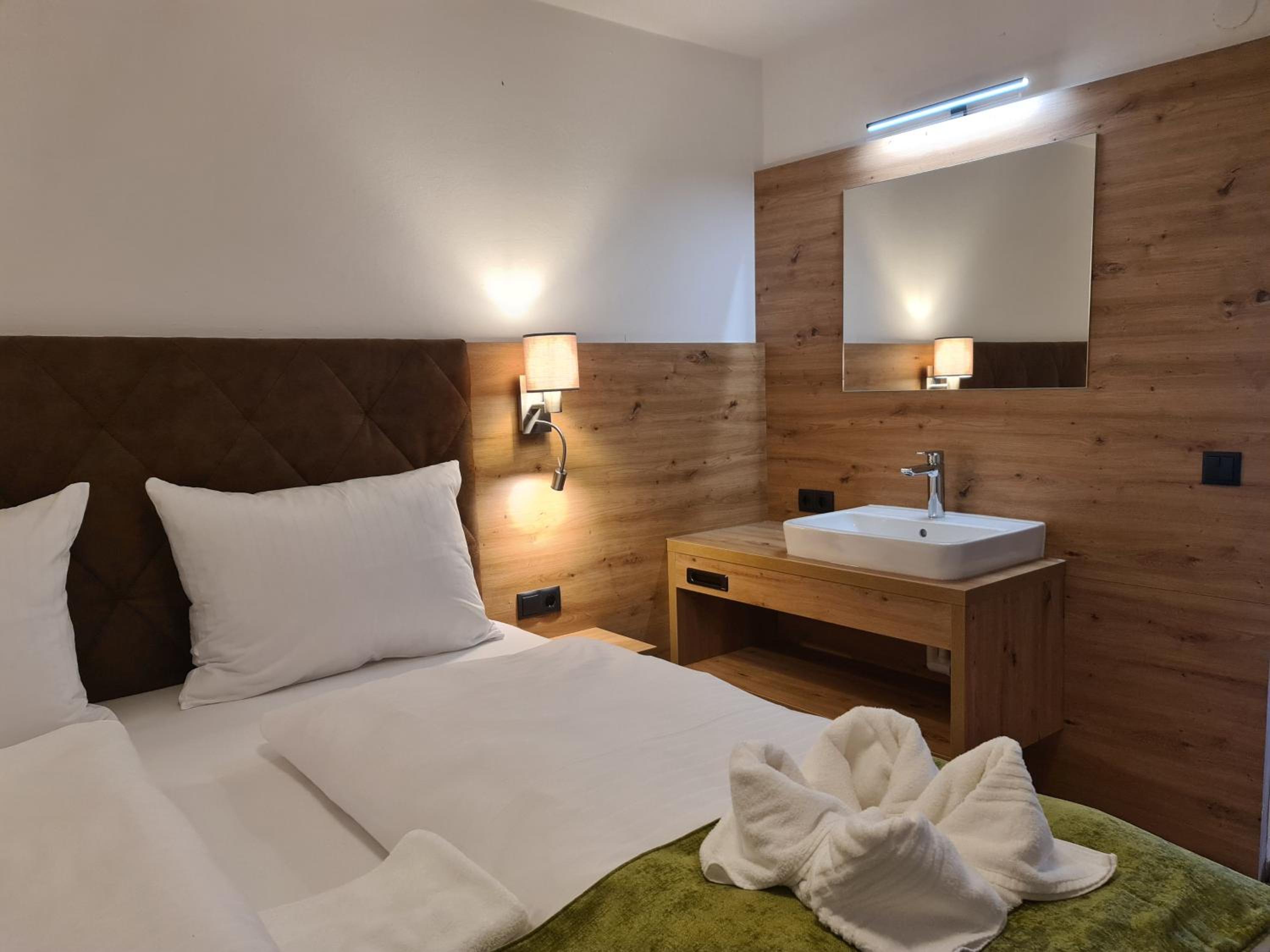 Double Room - Photo 4