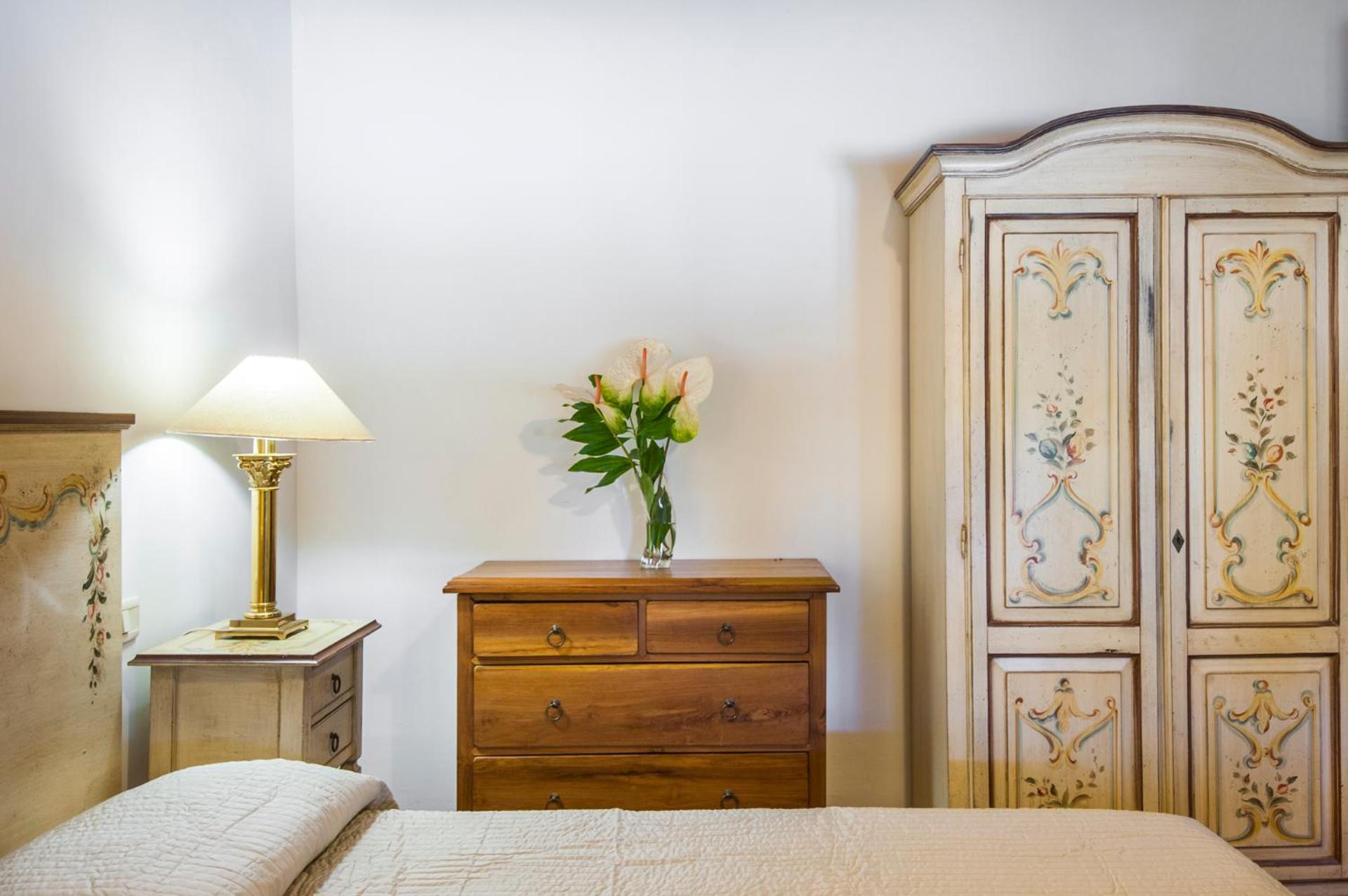 One-Bedroom Apartment - Separate Building photo 2
