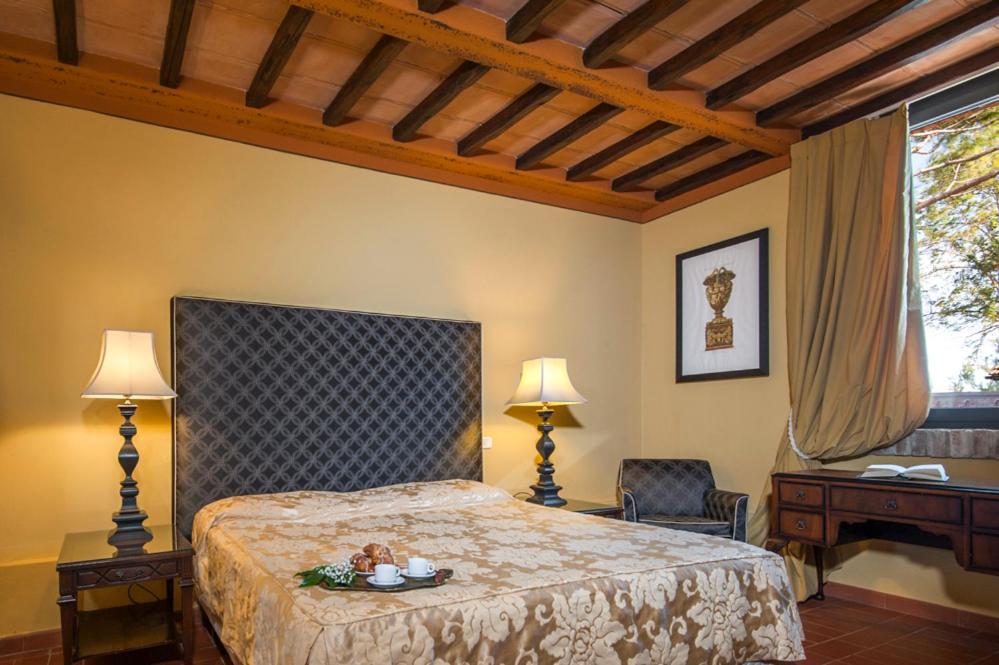 Superior One-Bedroom Apartment - Separate Building photo 1