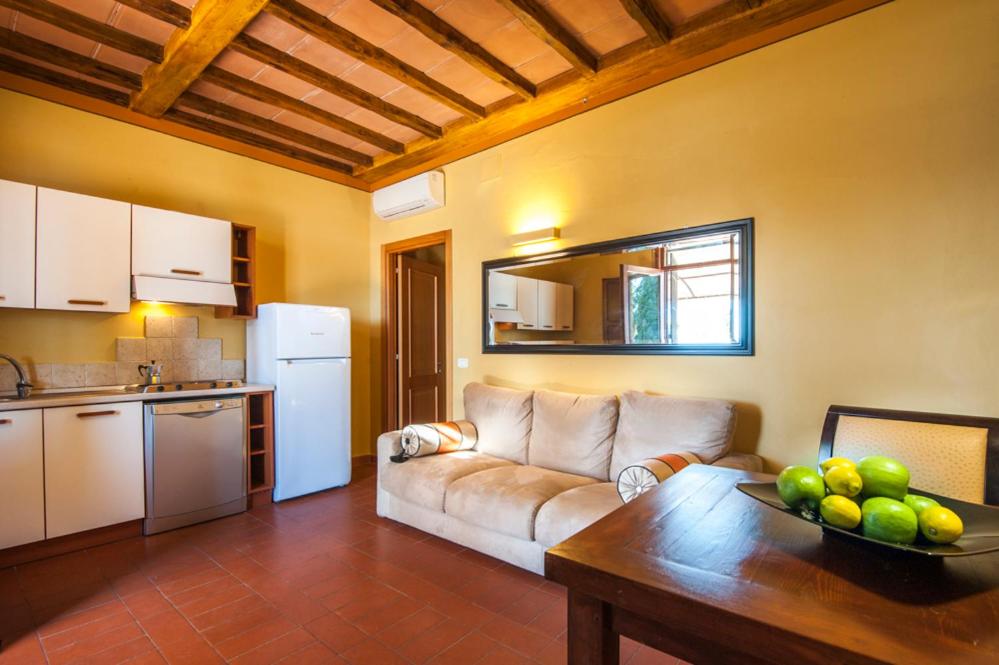 Two-Bedroom Apartment ( 5 Adults ) - First Floor - Photo 5