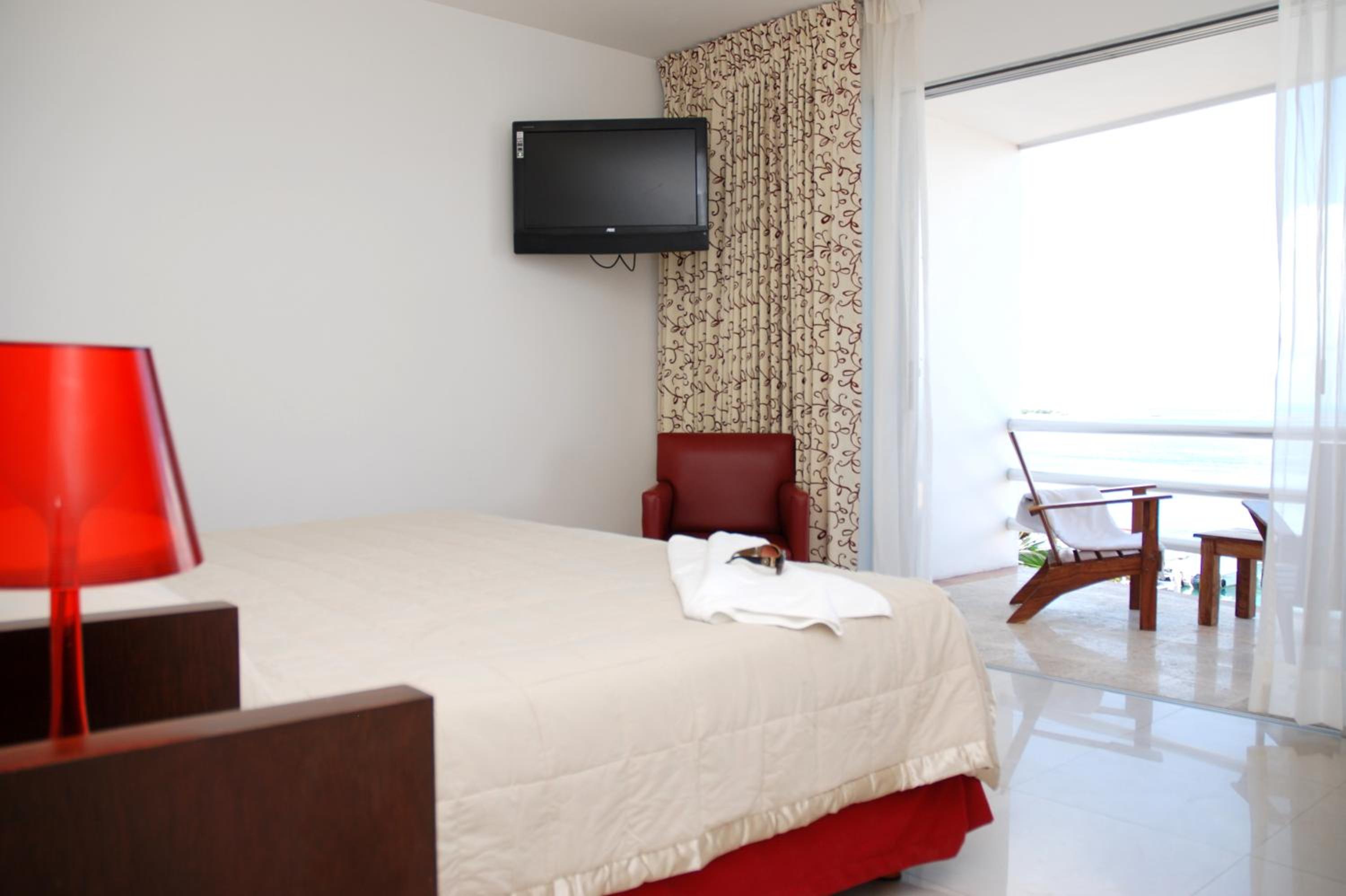 Deluxe Bay View with King bed - Photo 5