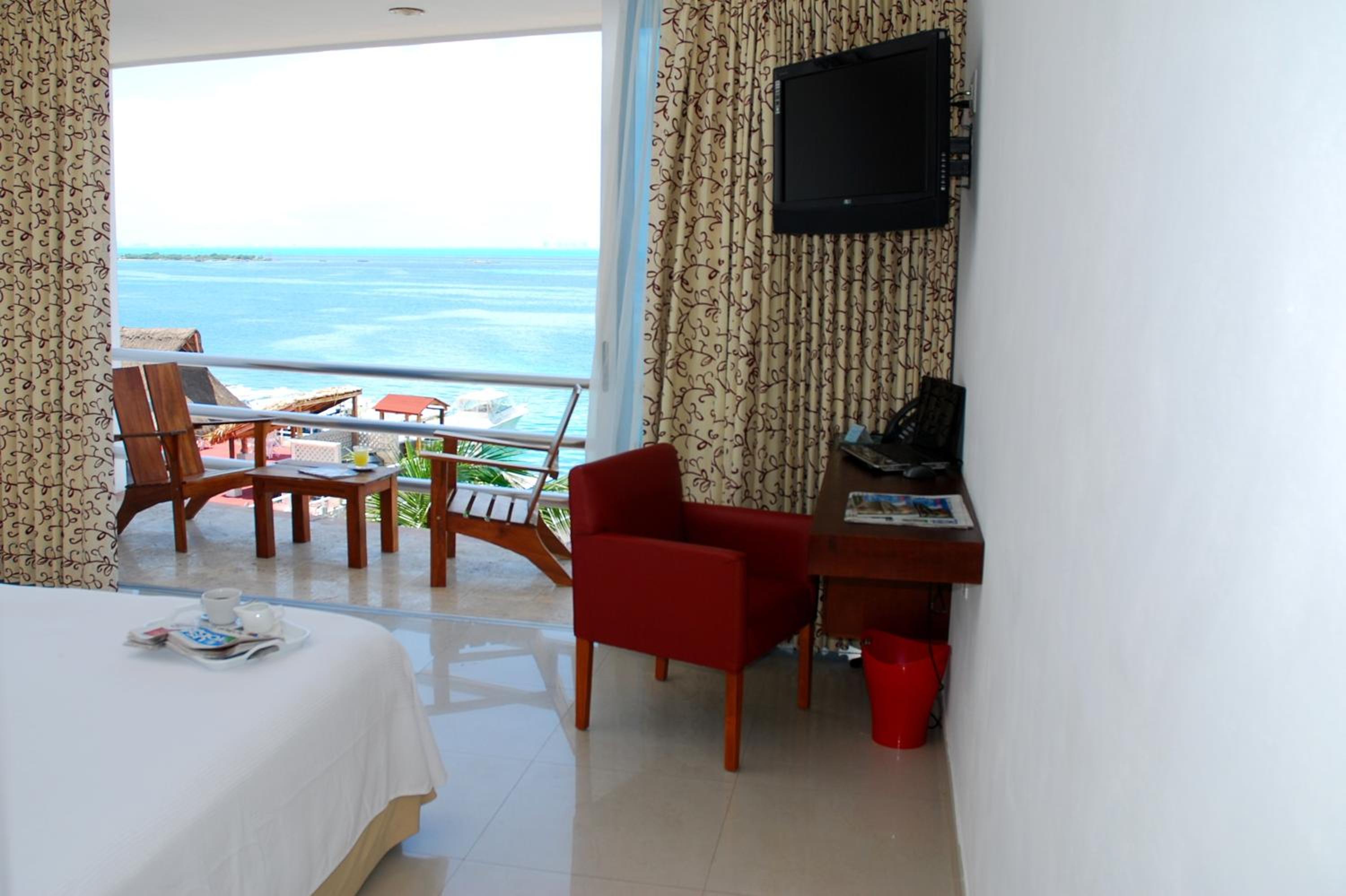 Deluxe Bay View with King bed - Photo 2