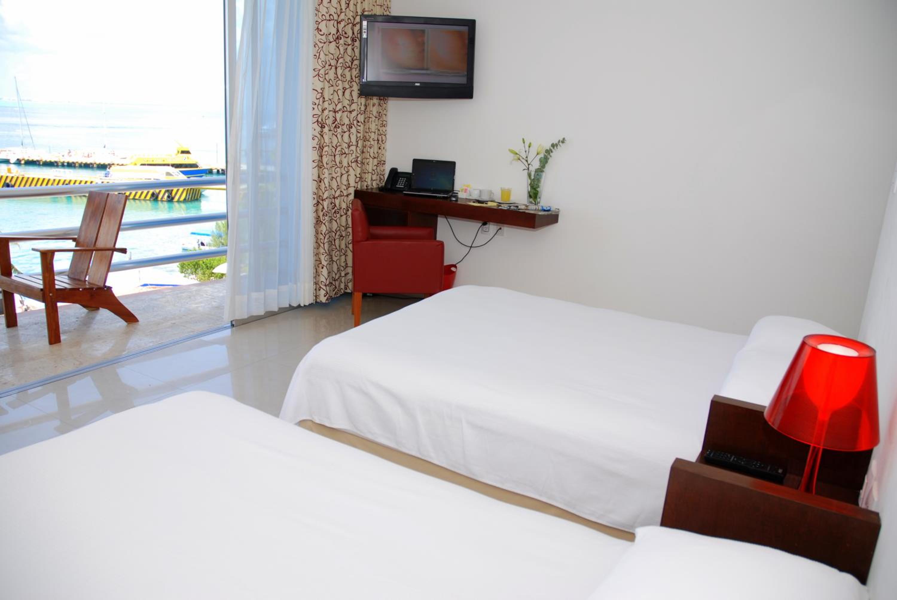 Deluxe Bay view with Double beds - Photo 4
