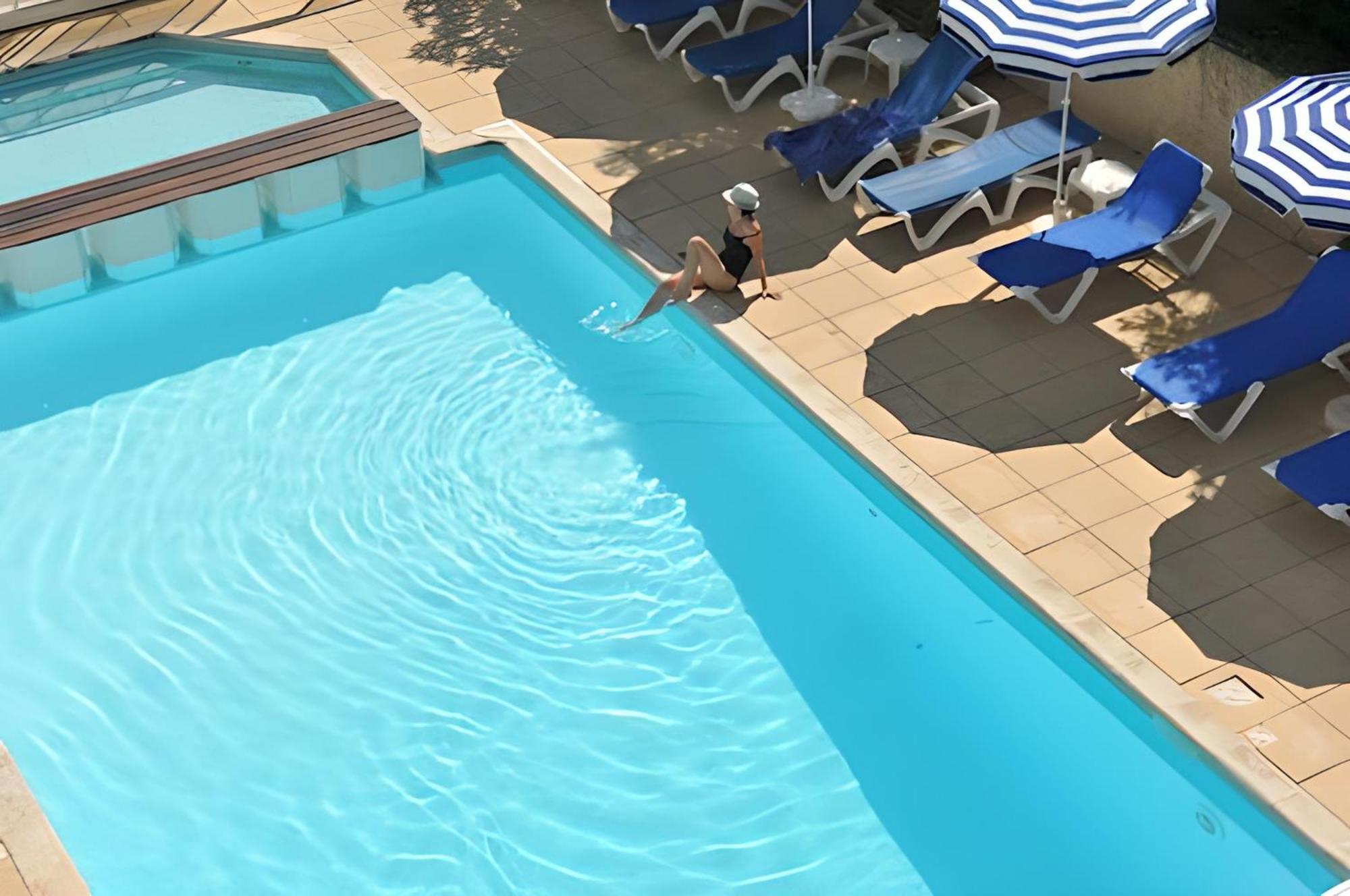 Comfort Double or Twin Room with Swimming pool Access with Balcony or Terrace - Photo 3