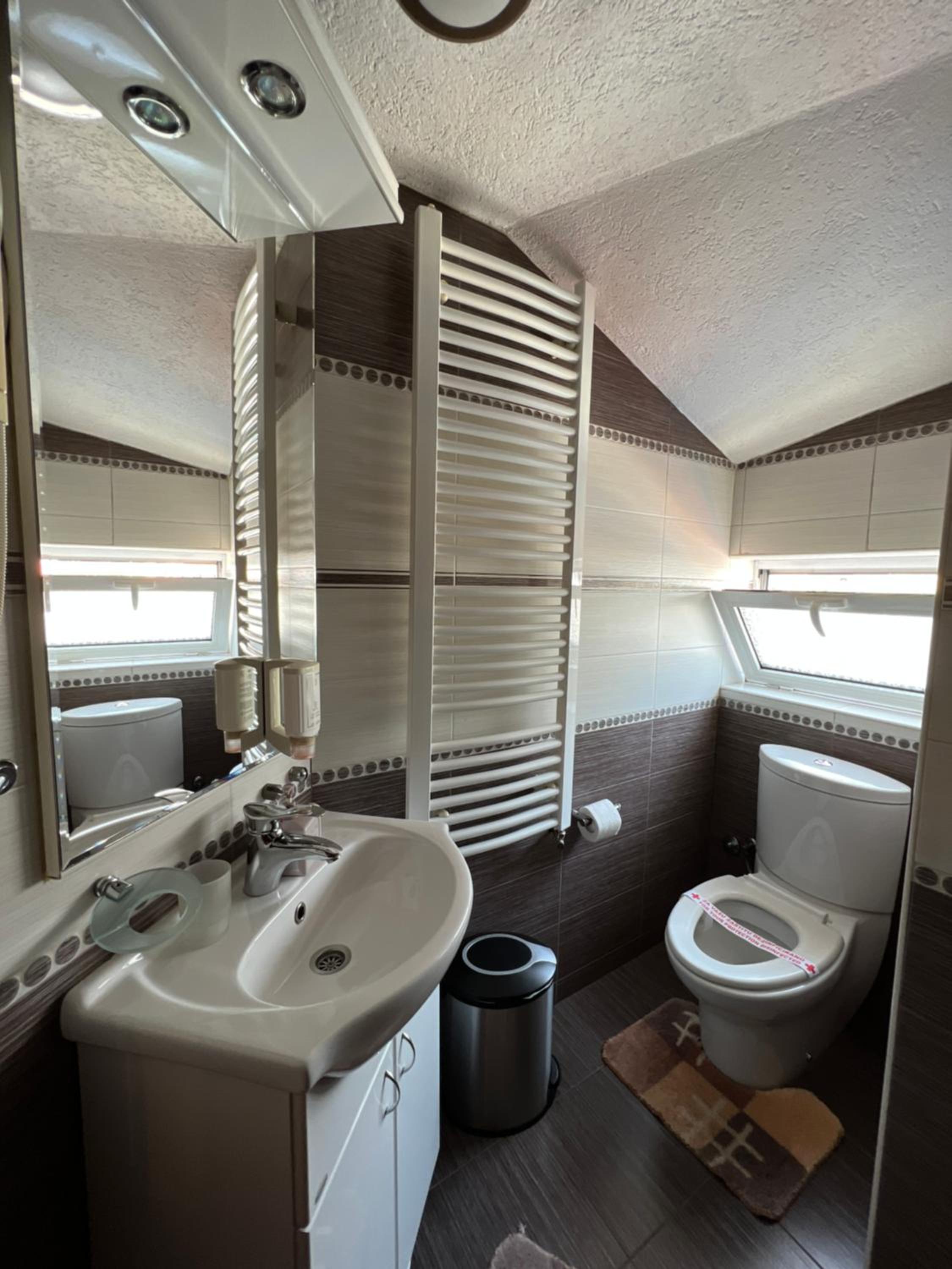 Deluxe King Studio - Photo 3