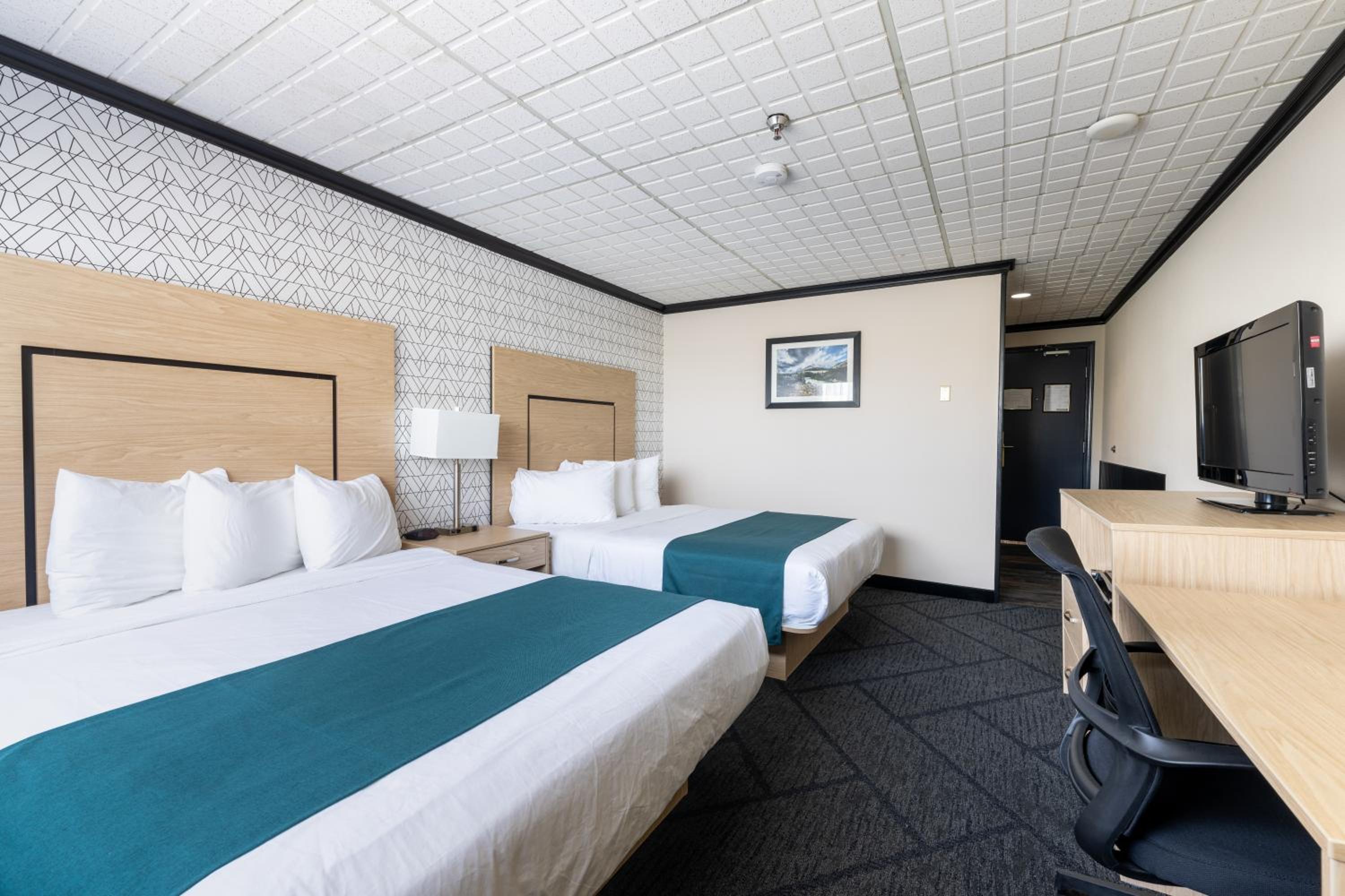 Queen Room With Two Queen Beds photo 1