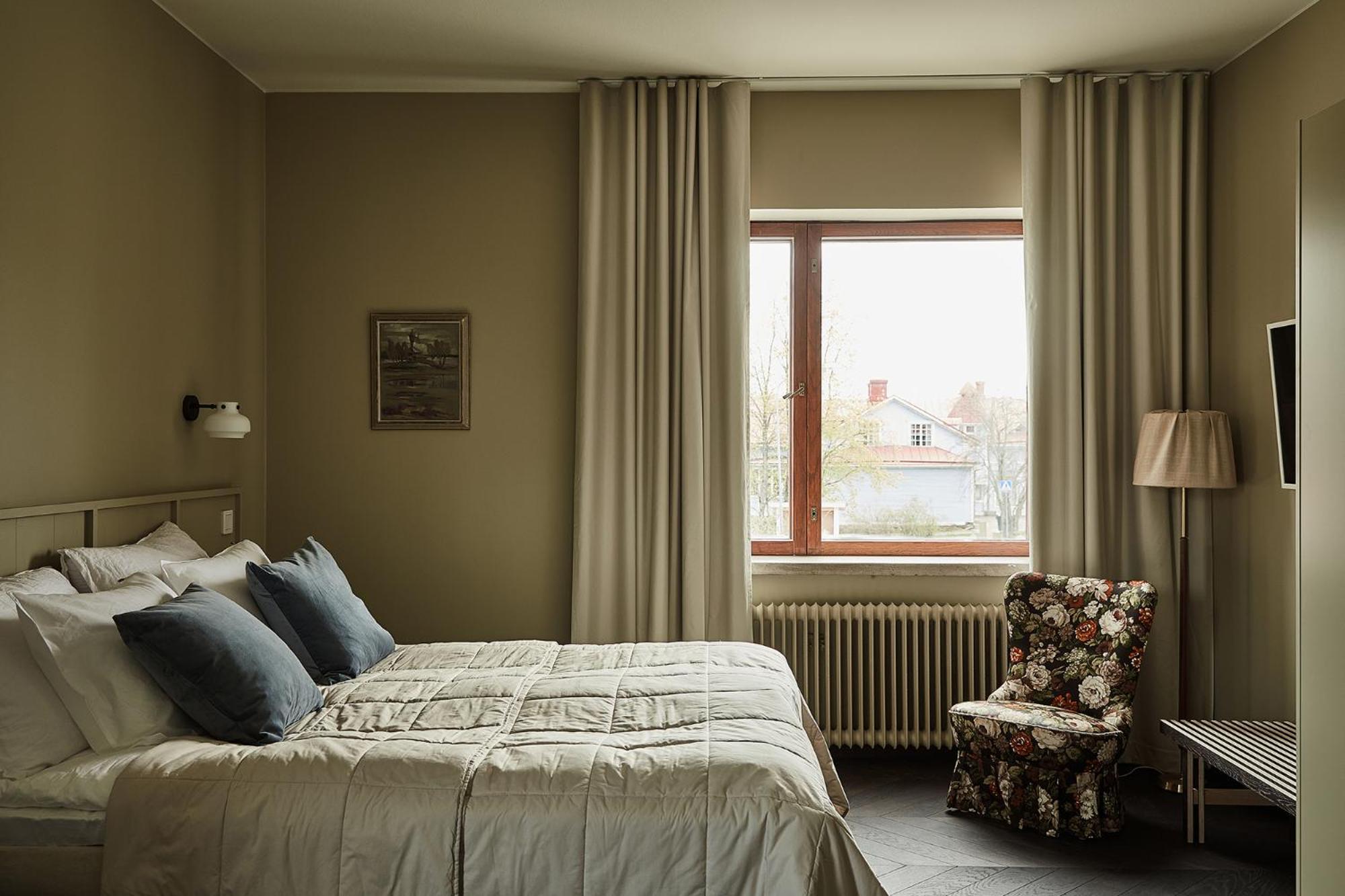 Large Double Room photo 1