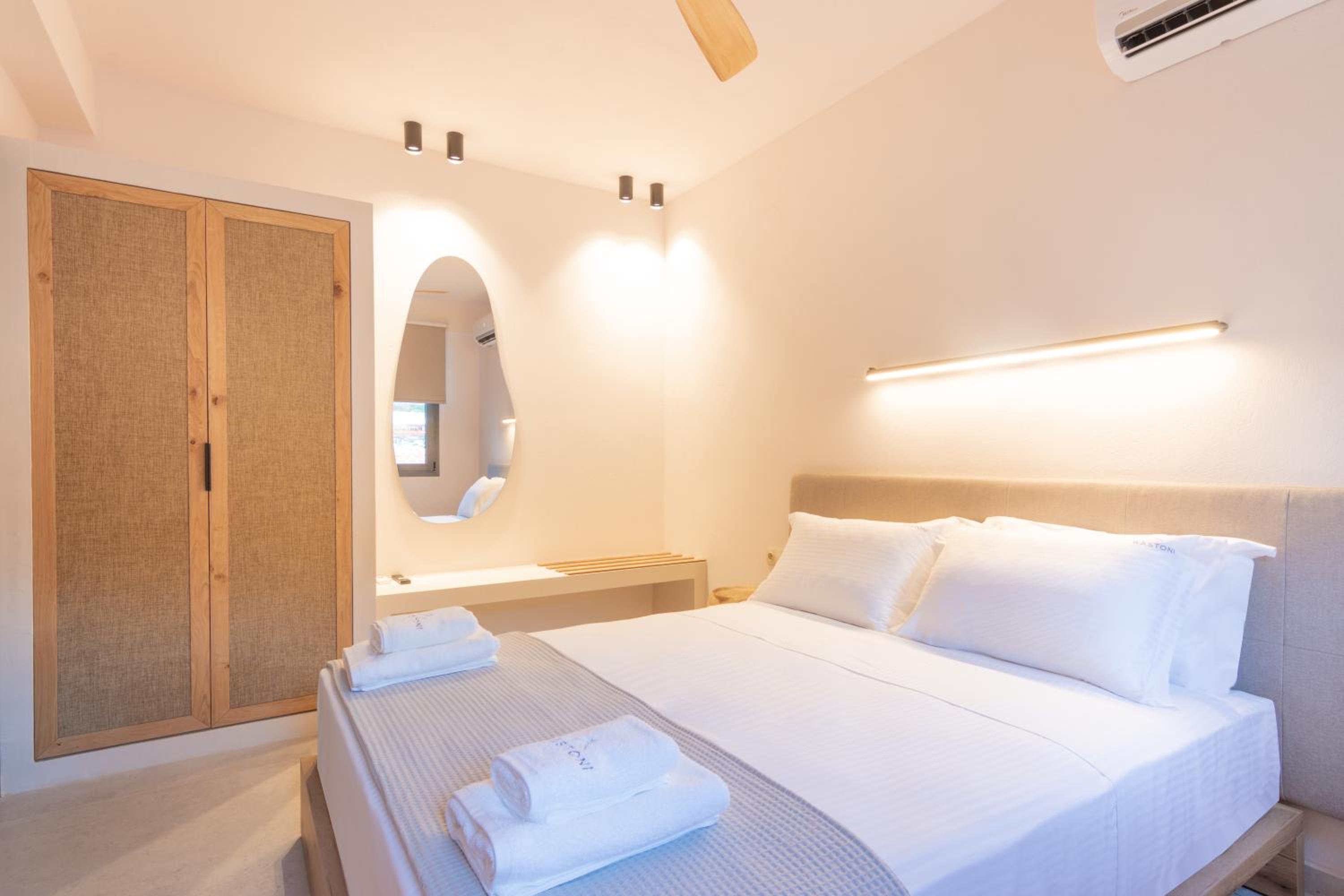 One-Bedroom Apartment - Photo 8