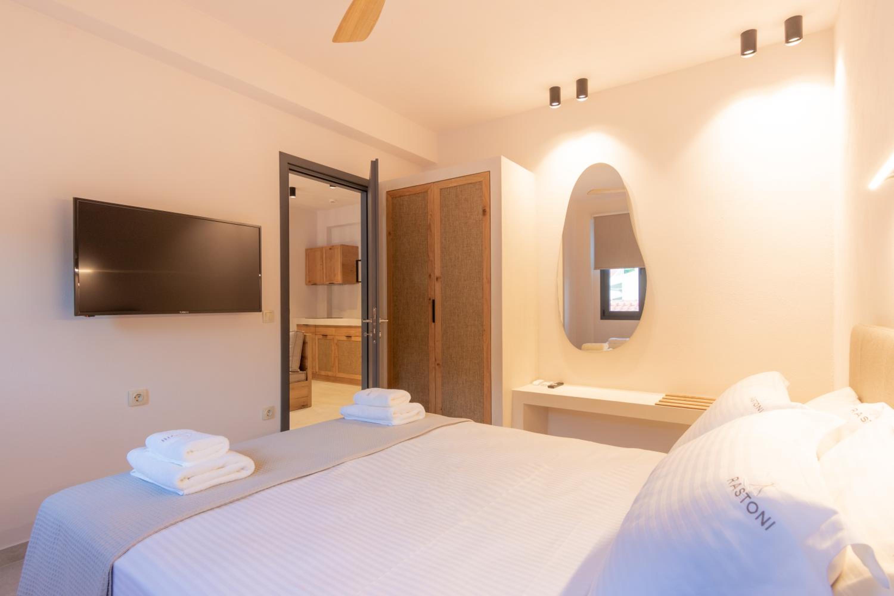 One-Bedroom Apartment - Photo 10