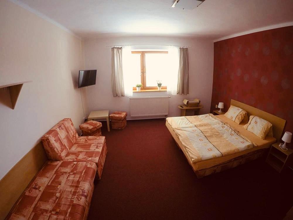 Deluxe Family Room - Photo 3
