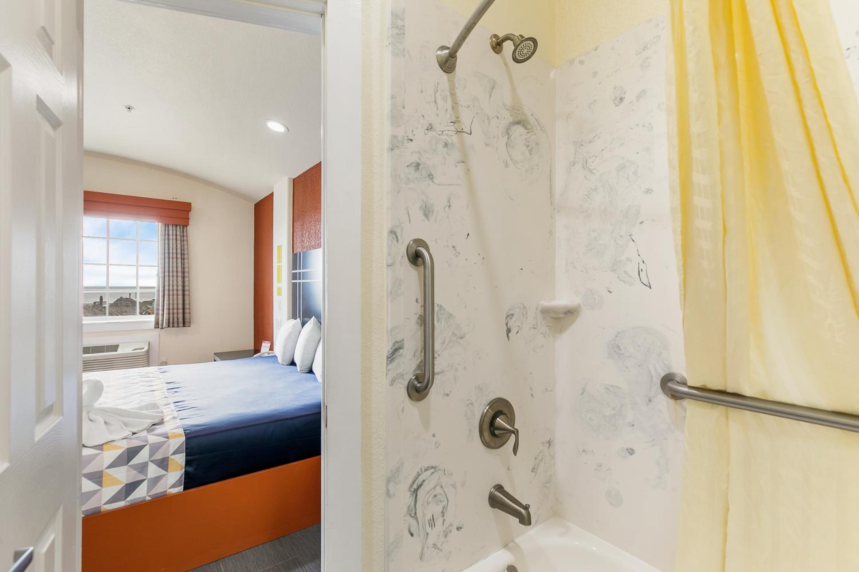 King Room With Bay View photo 2