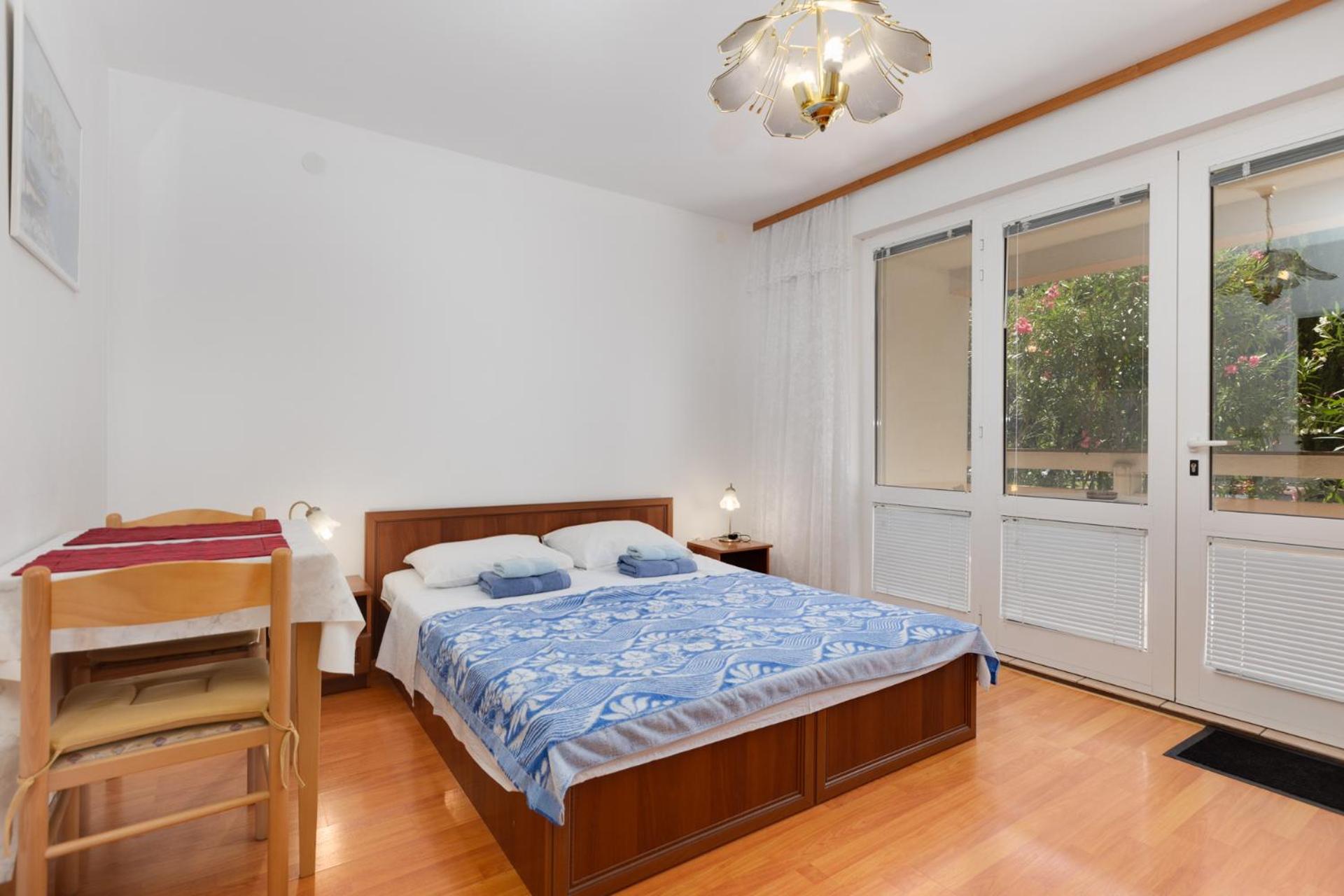 Studio Apartment photo 1