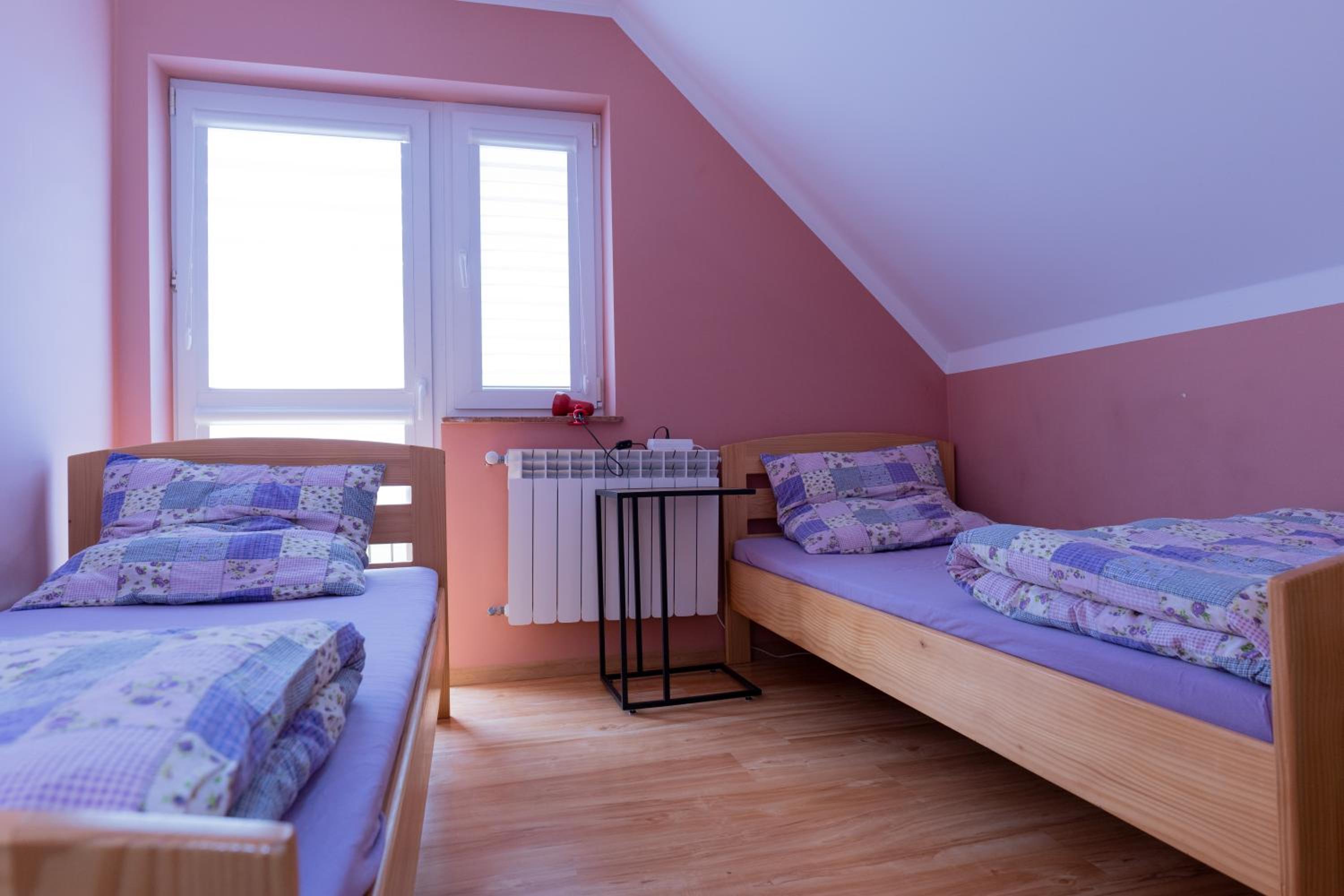 Standard Twin Room with Mountain View - Photo 5