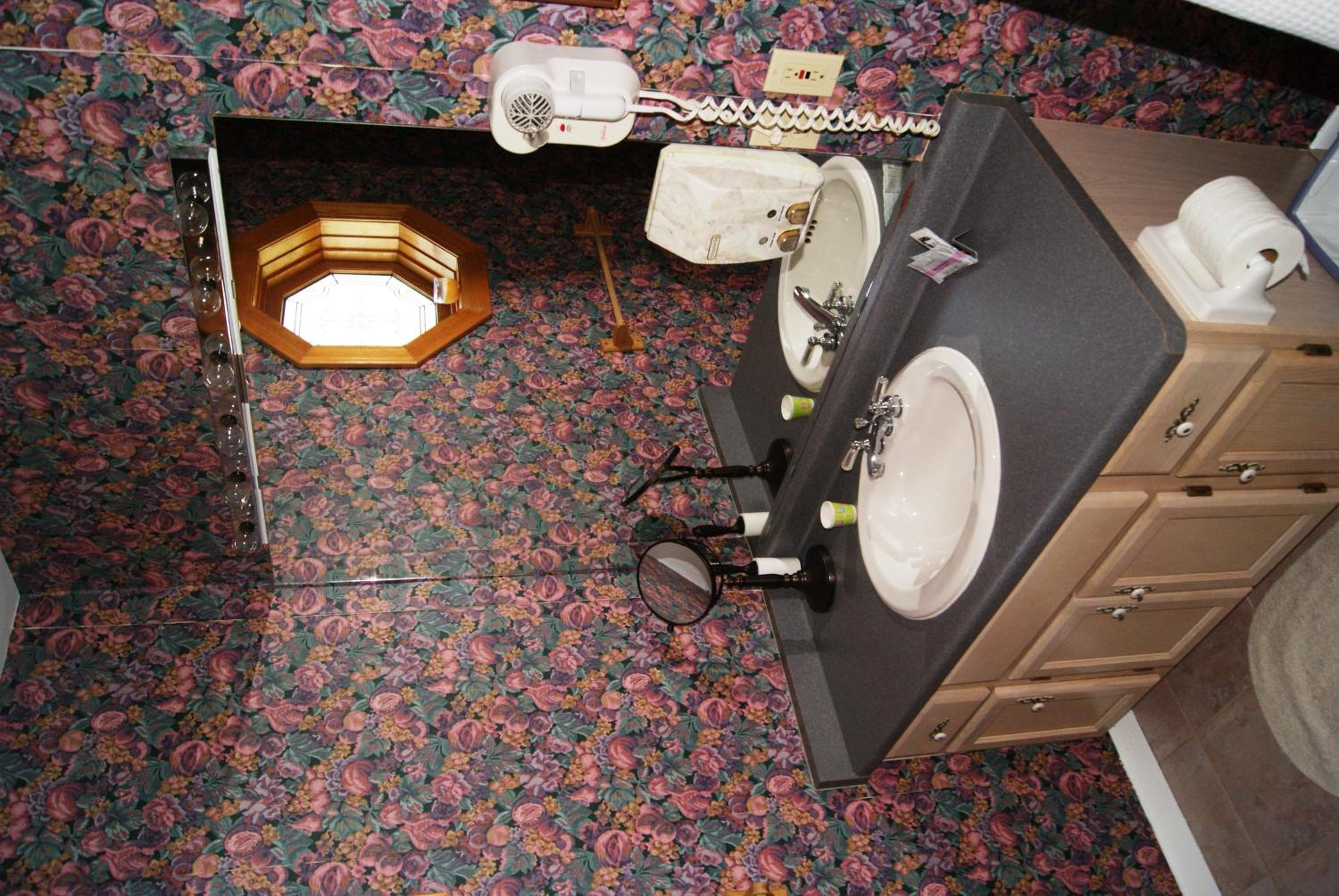 Double or Twin Room with Private Bathroom photo 3