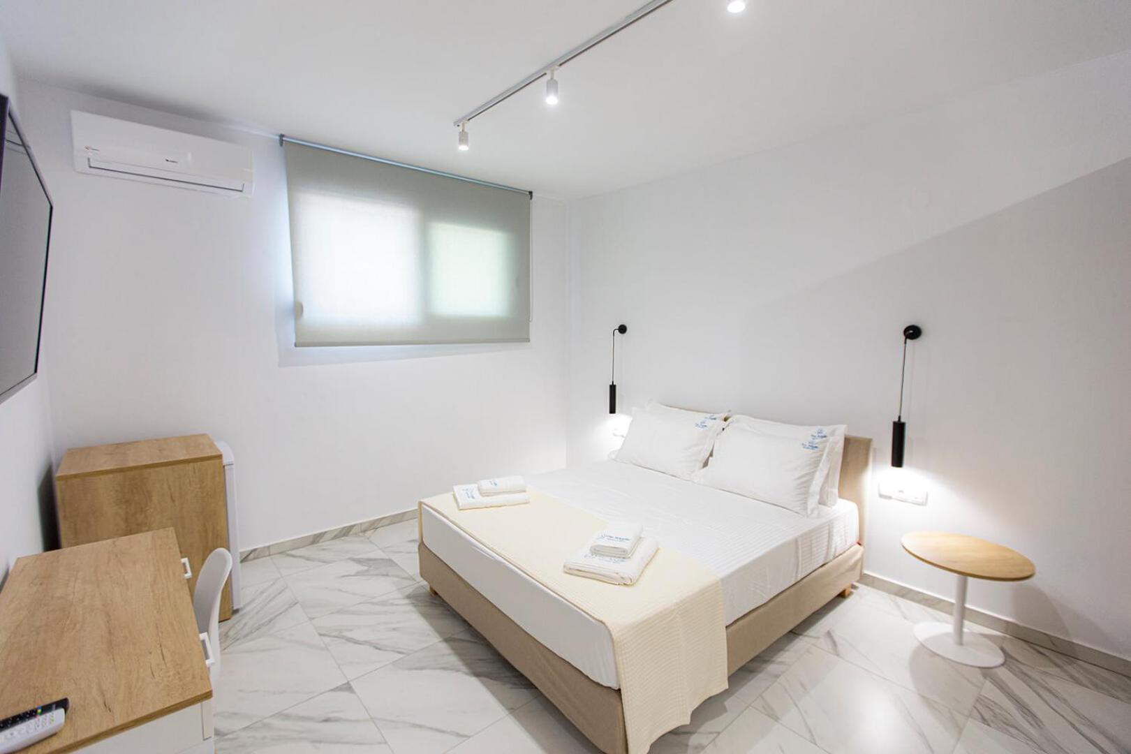 Economy Triple Room photo 1