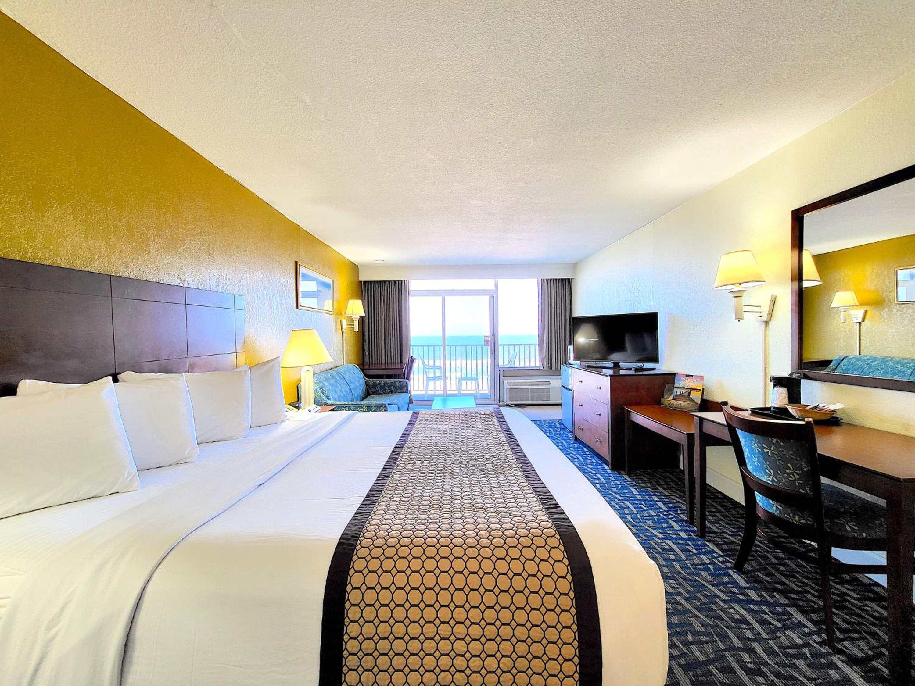 King Room - Non-Smoking - Oceanfront - Balcony - Photo 1